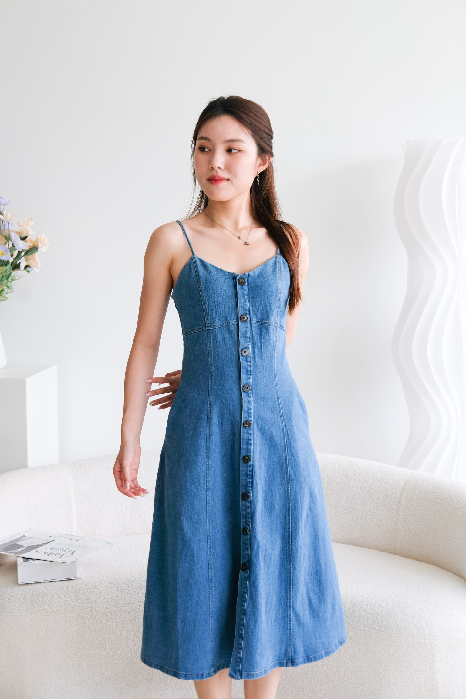 Alyssa Buttoned Denim Dress (Light Blue)