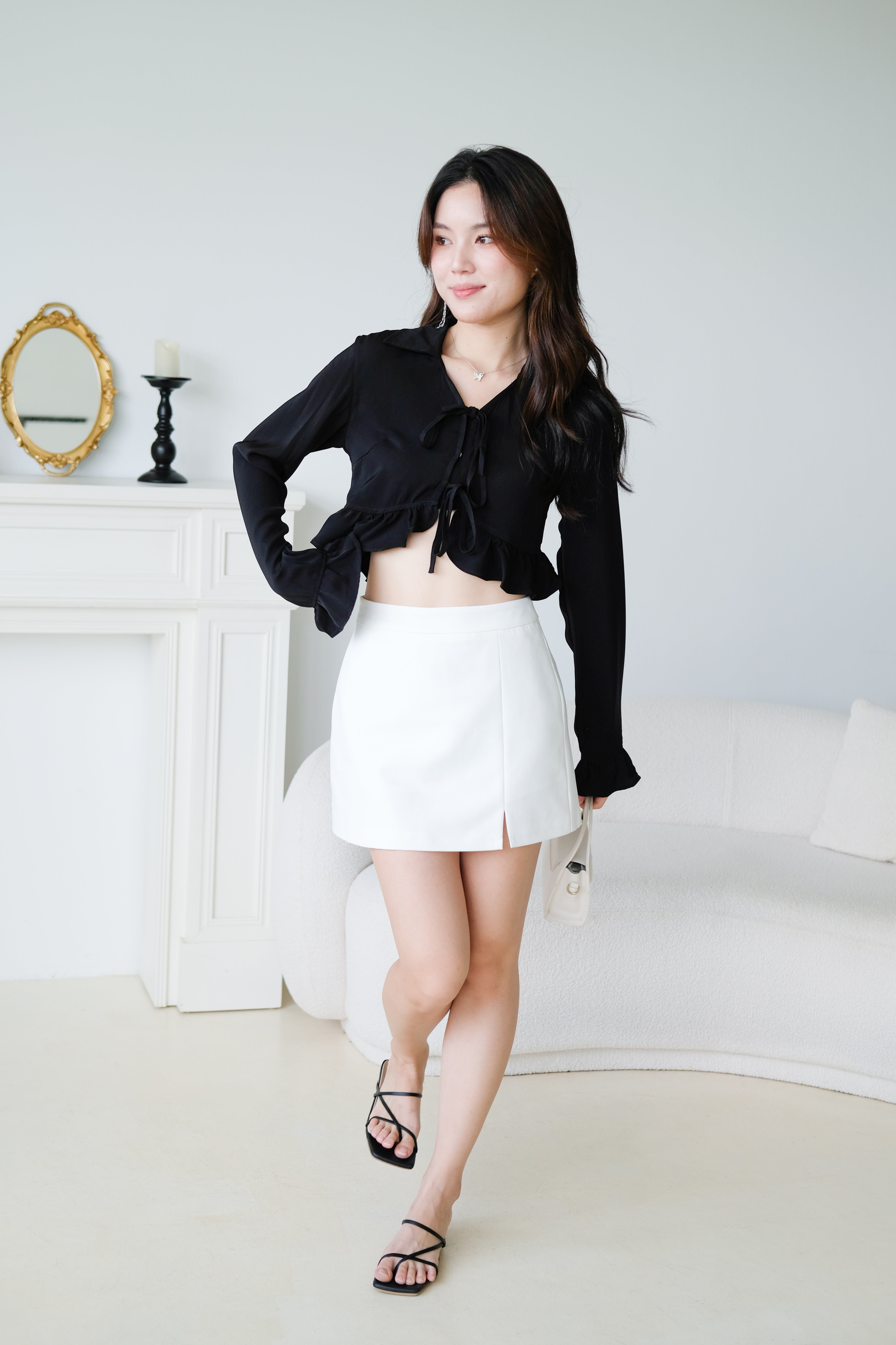 Nikki Ribbon Ruffle Sleeved Crop Top (Black)