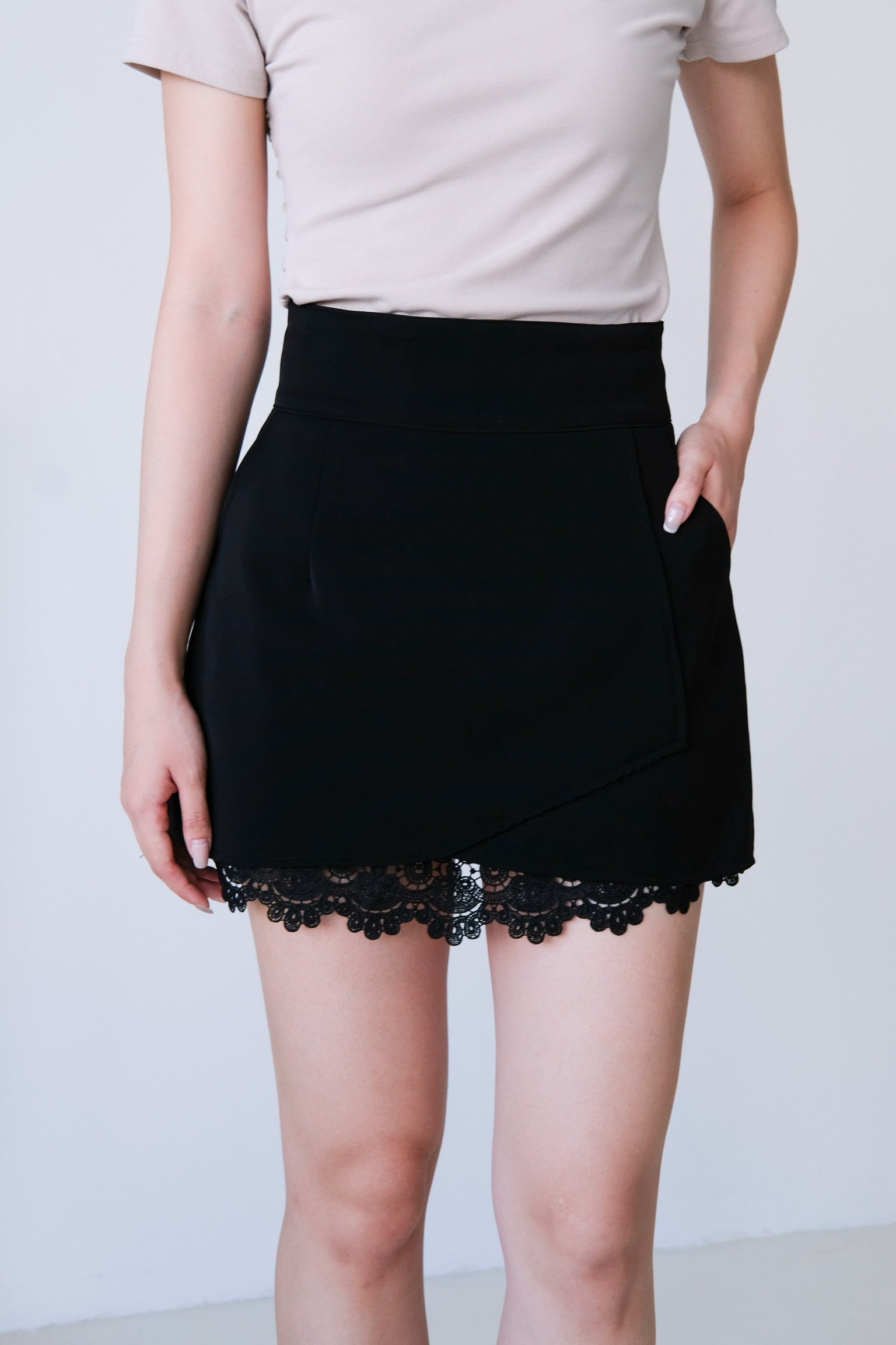 Lovane Crochet Skirt (Black)