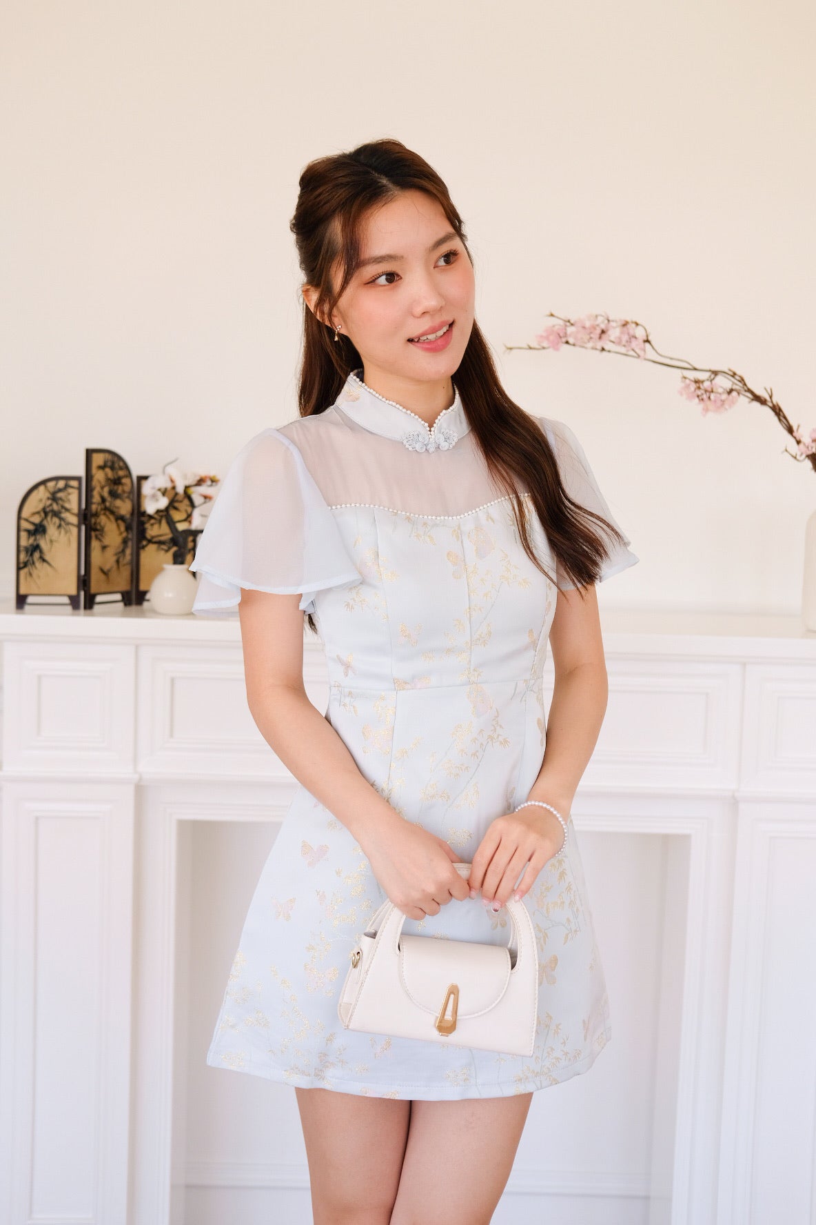 蝶梦 Butterfly Flutter Pearl Cheongsam Dress (Light Blue)