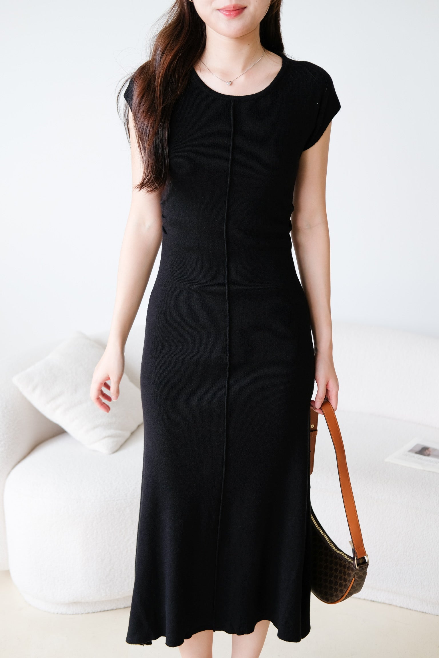 Samantha Crew Neck Knit Maxi Dress (Black)