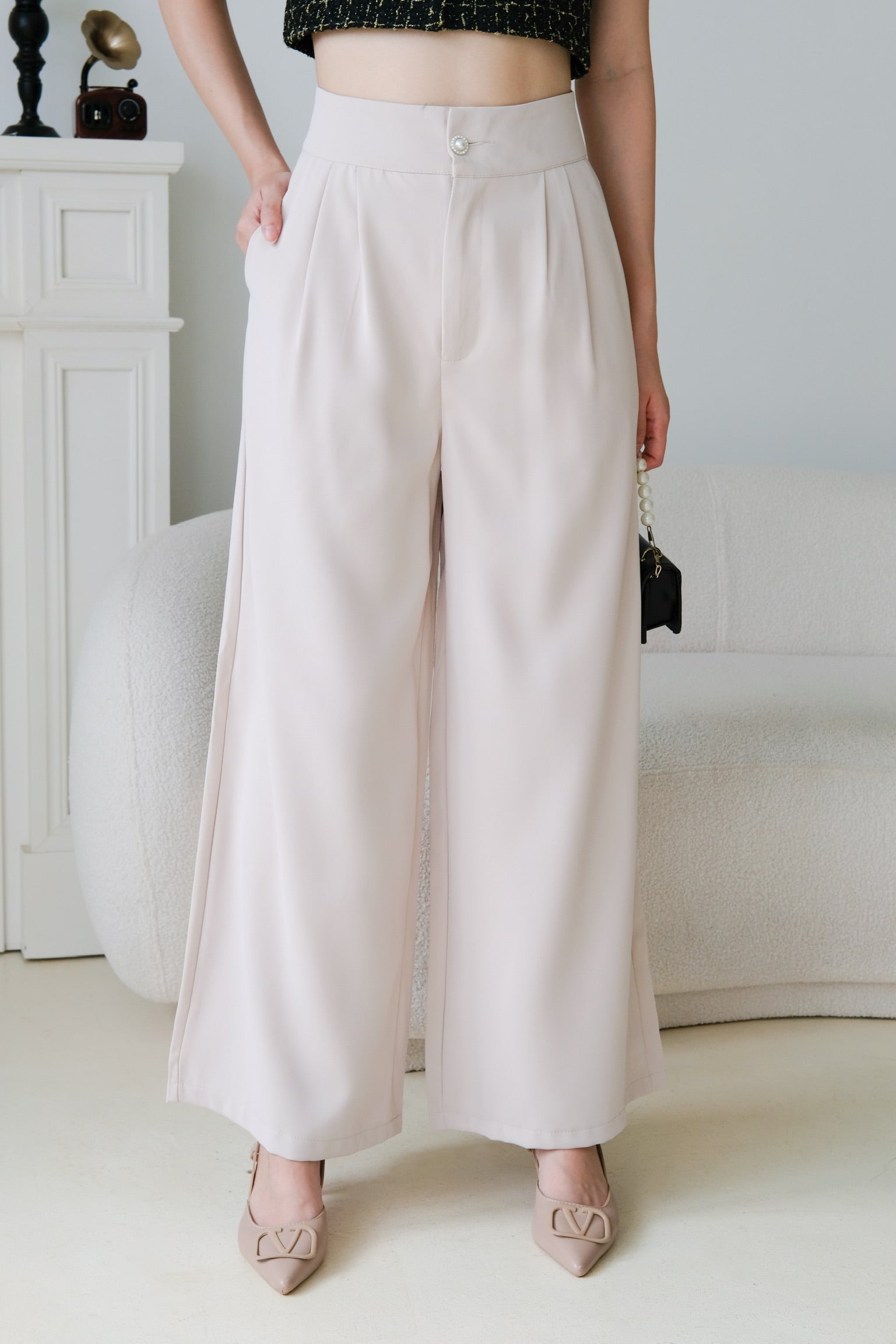 Jamie Pearl Straight Pants (Beige)