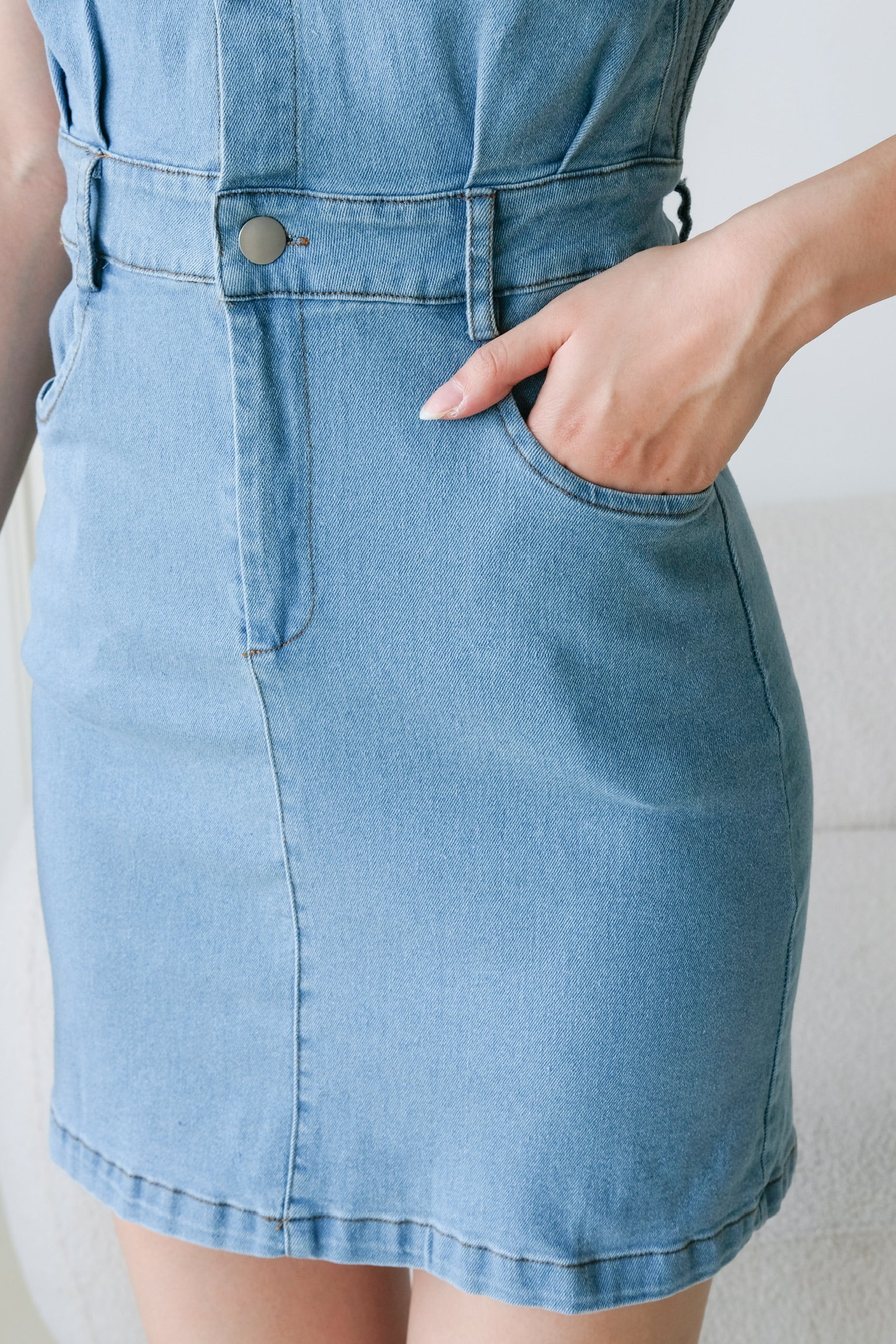 Colette Collared Denim Dress (Light Blue)