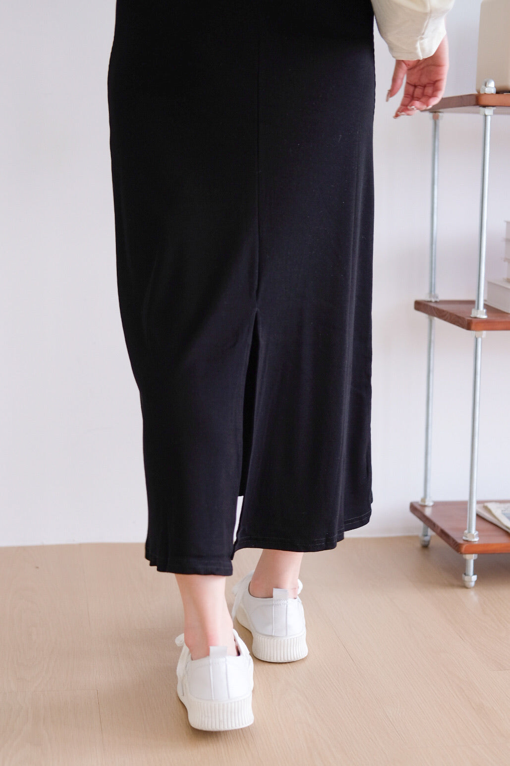 Jocelyn Padded Ribbed A Line Dress (Black)