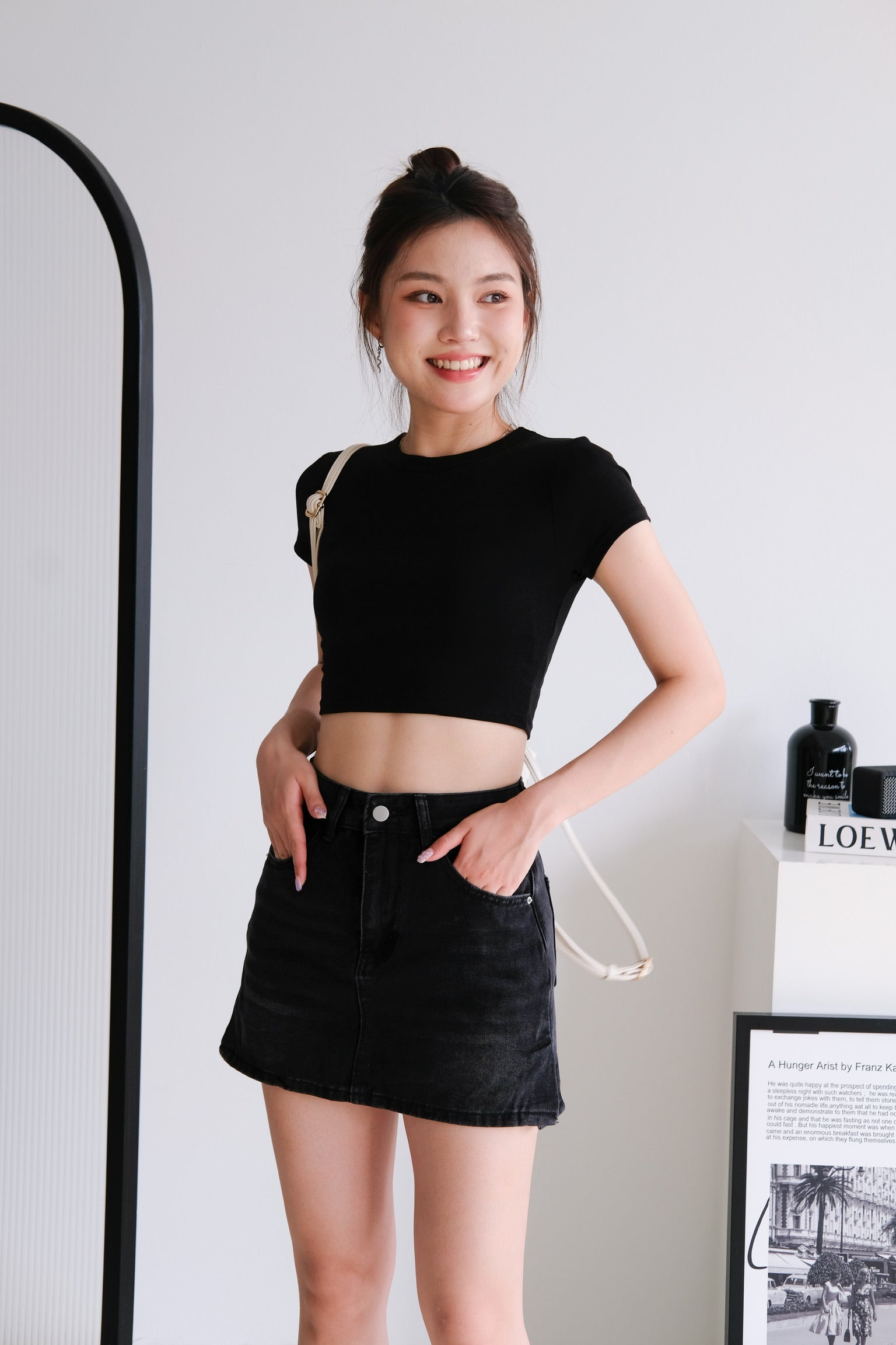 Beth Padded Crop Tee (Black)