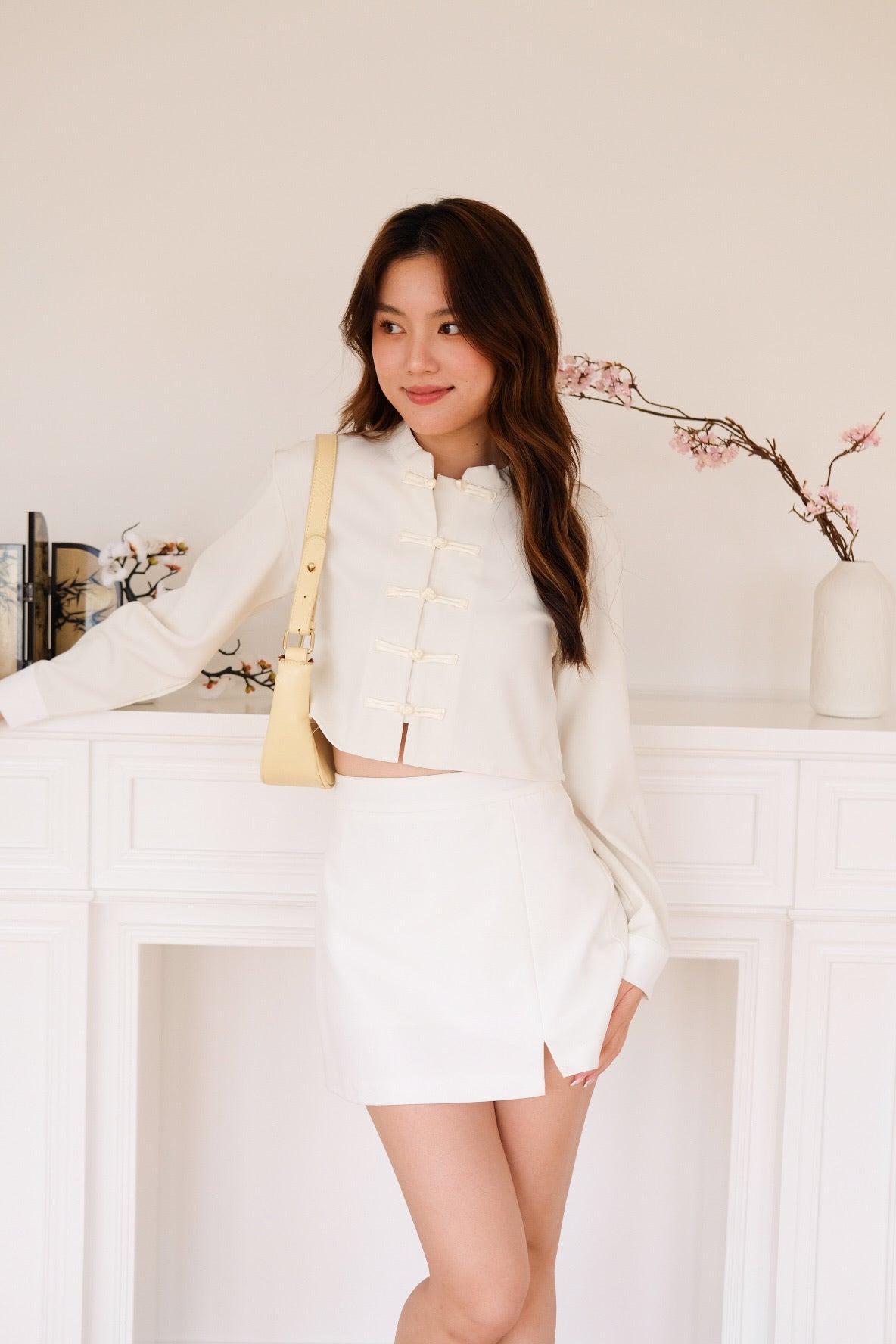 和妍 Yan Long Sleeves Crop Top (Ivory Cream)