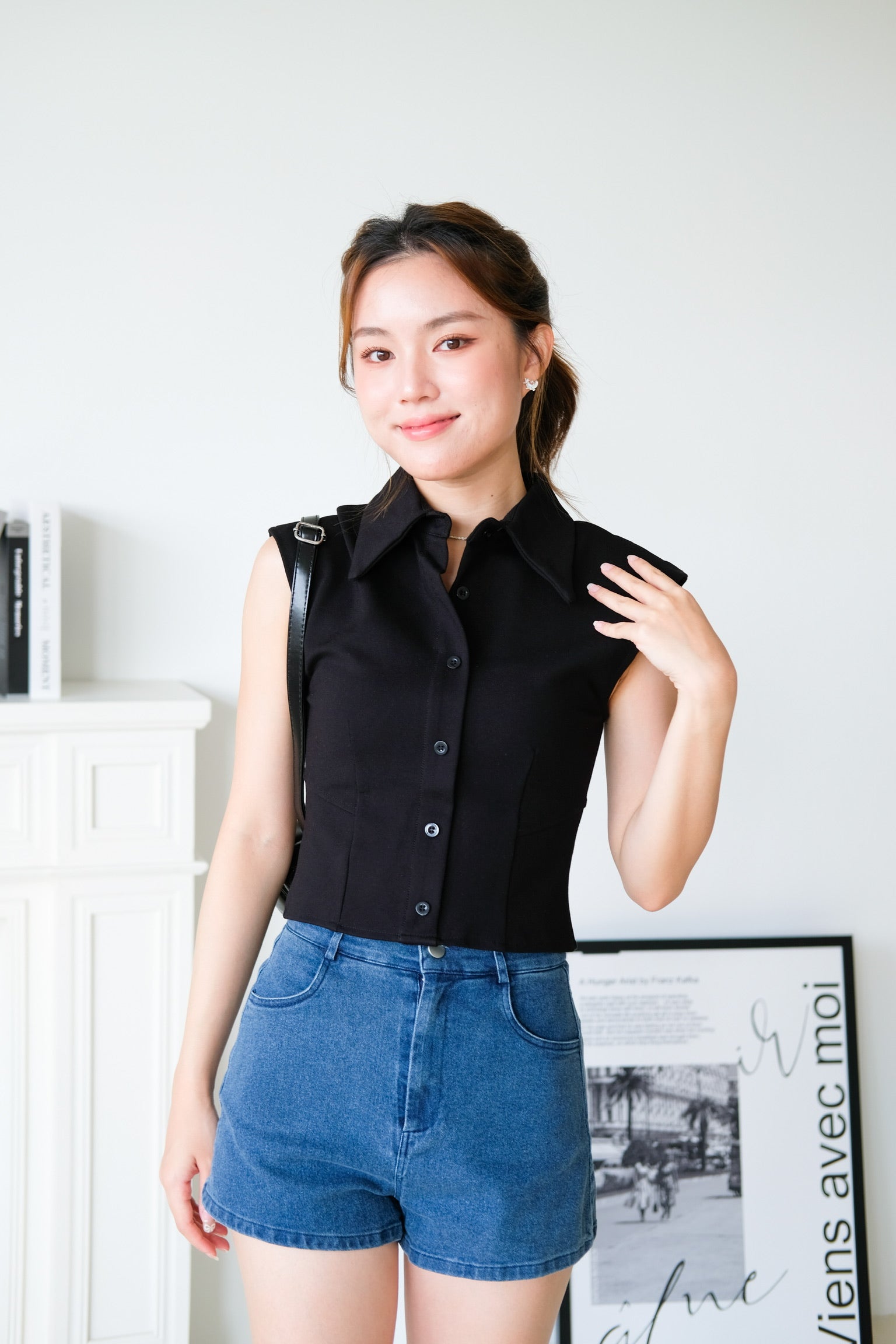 Esme Collared Cropped Top (Black)