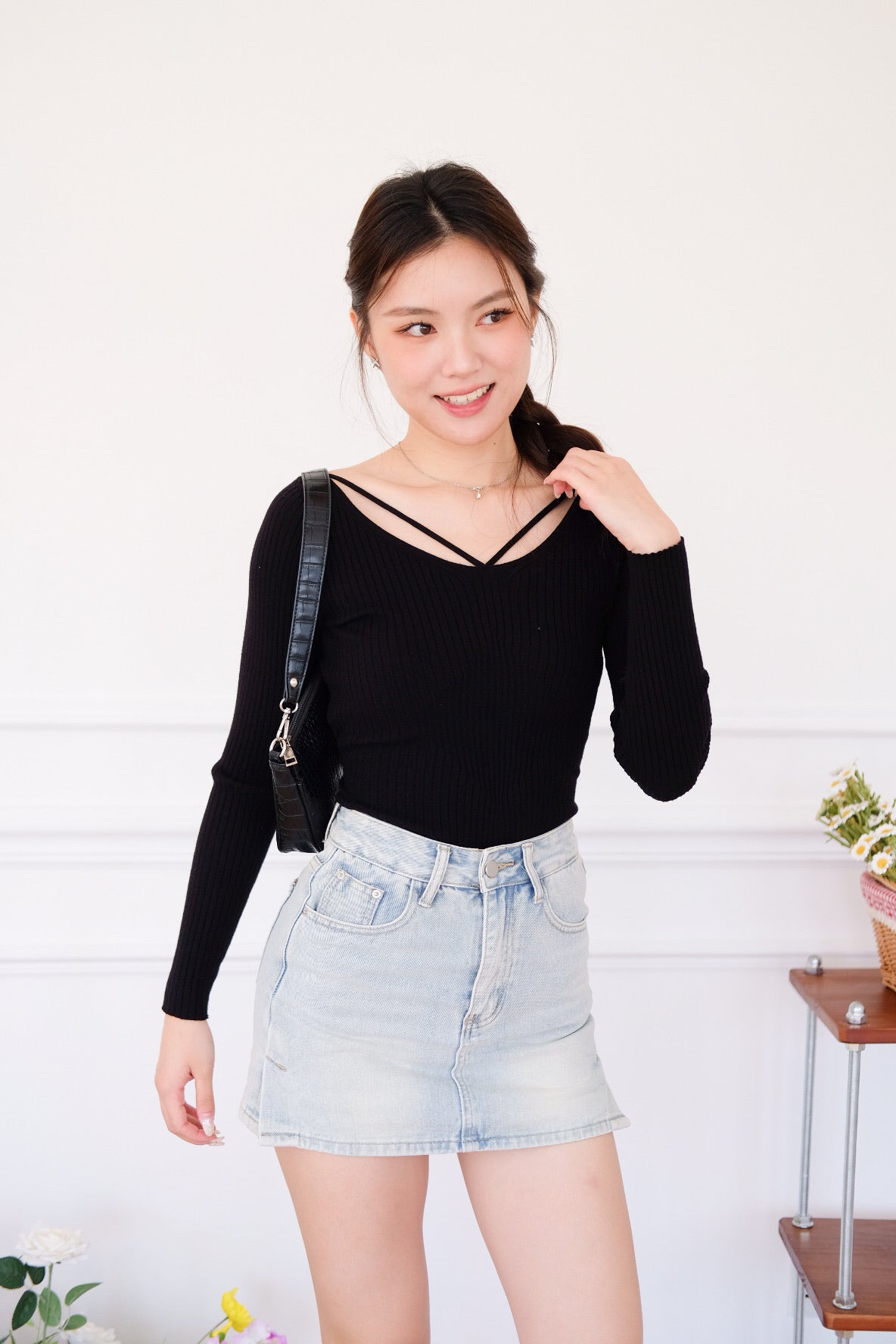 Tristan V Line Sculpted Long Sleeves Top (Black)