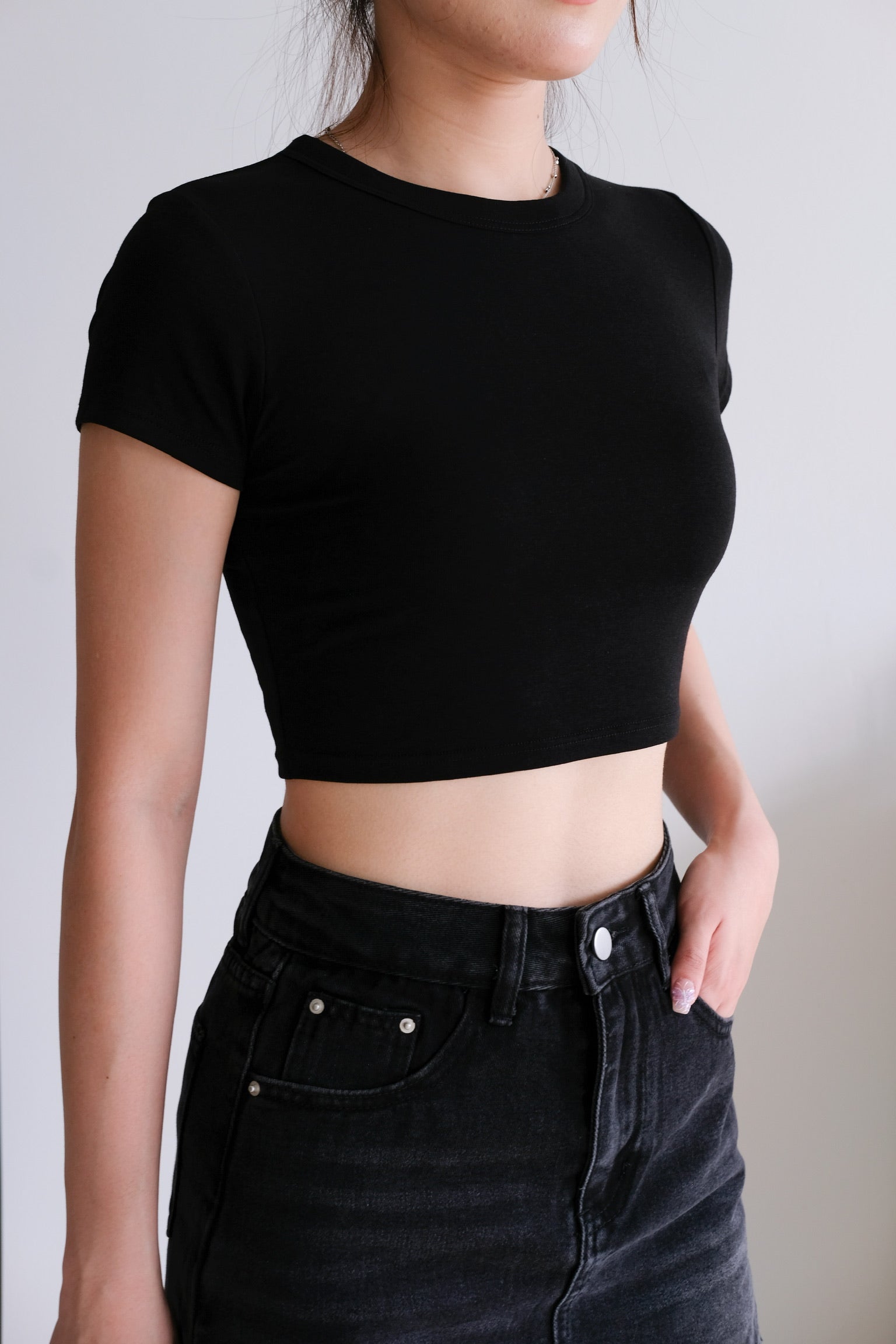 Beth Padded Crop Tee (Black)