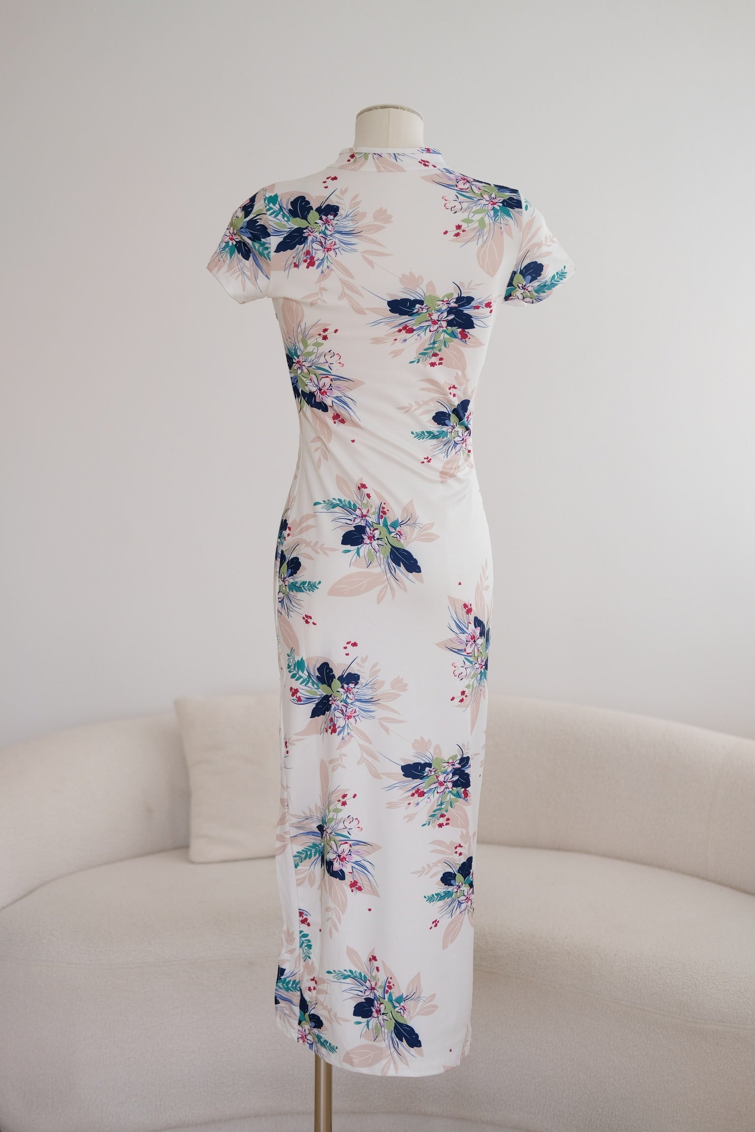 White Fitted Floral Cheongsam Dress