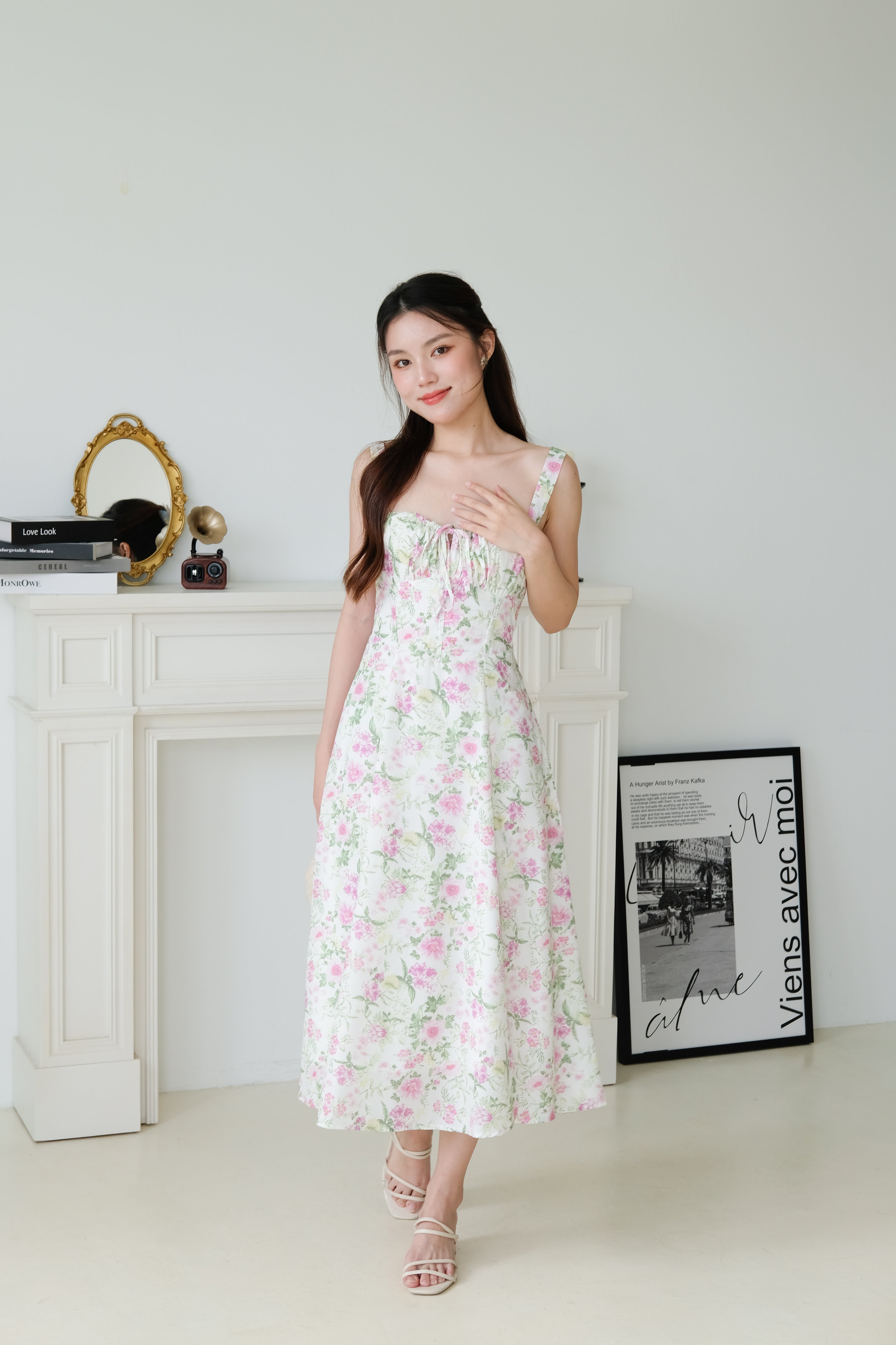 Maisy Ruched Porcelain Maxi Dress (Floral White)