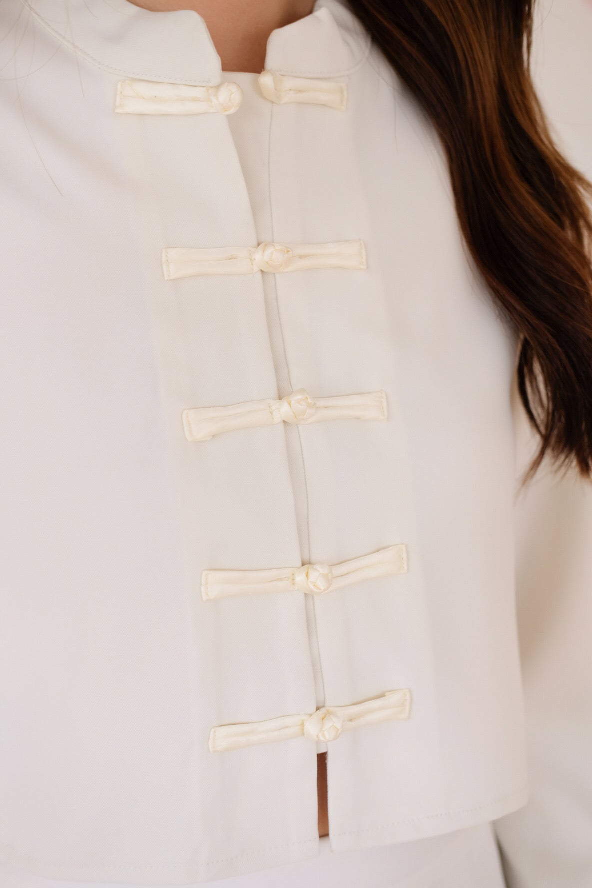 和妍 Yan Long Sleeves Crop Top (Ivory Cream)