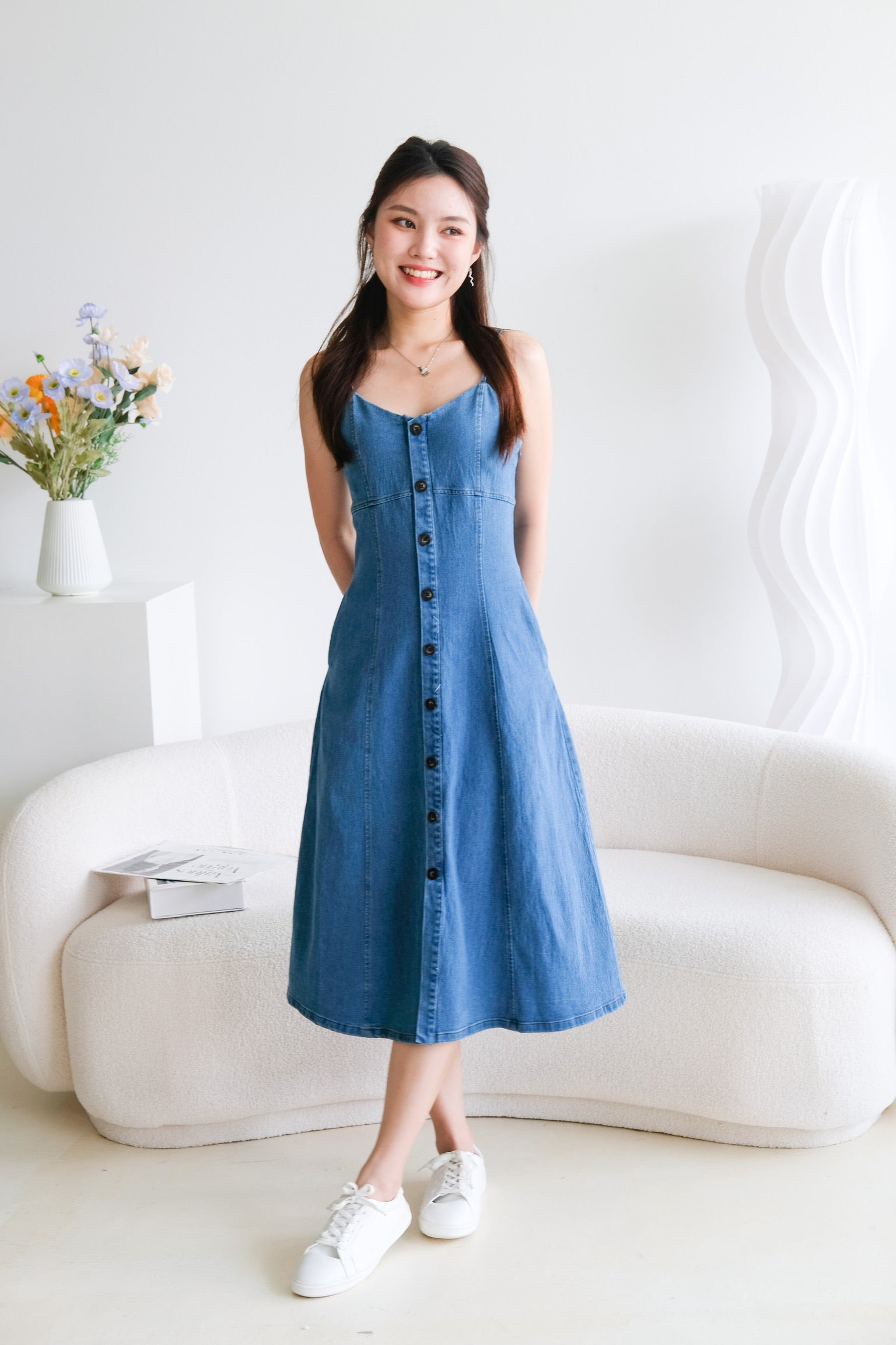 Alyssa Buttoned Denim Dress (Light Blue)