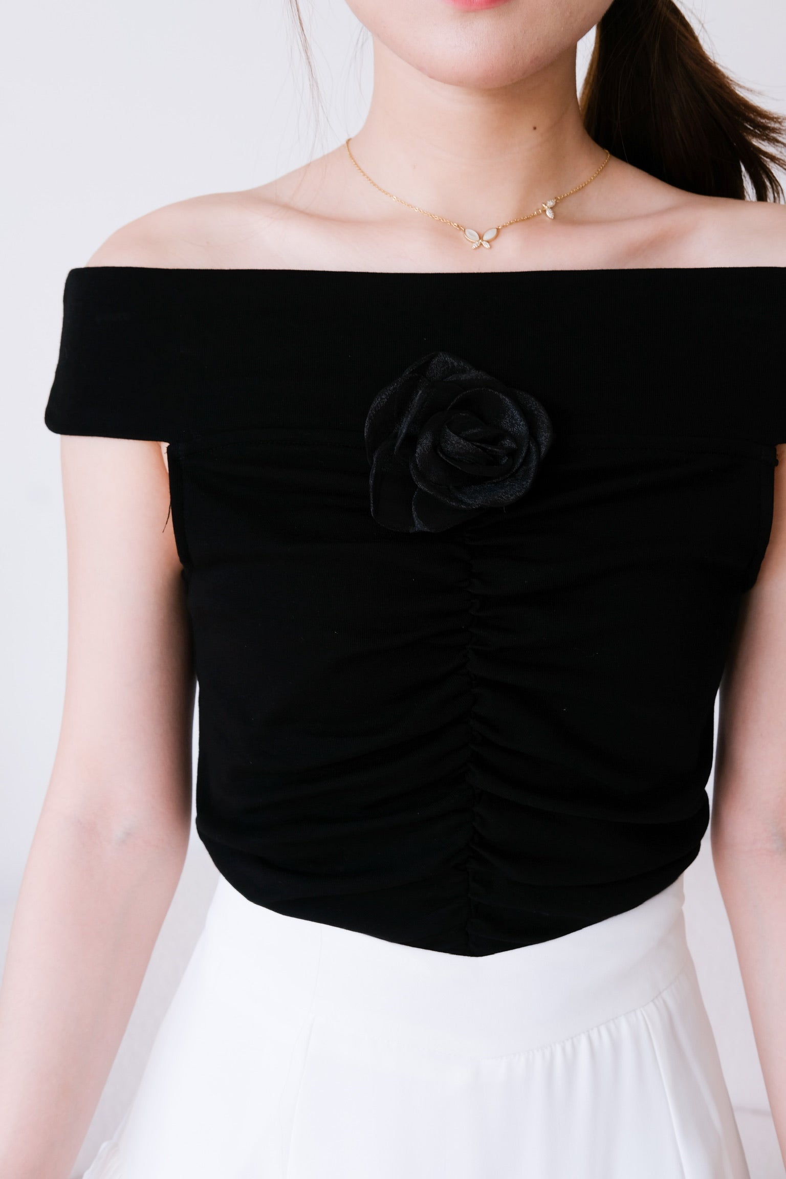 Ernie Rose Off Shoulder Crop (Black)