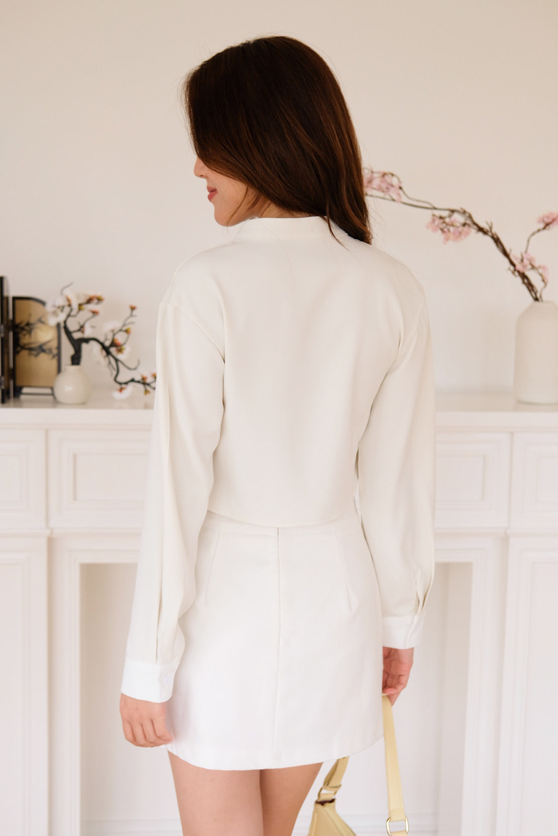 和妍 Yan Long Sleeves Crop Top (Ivory Cream)