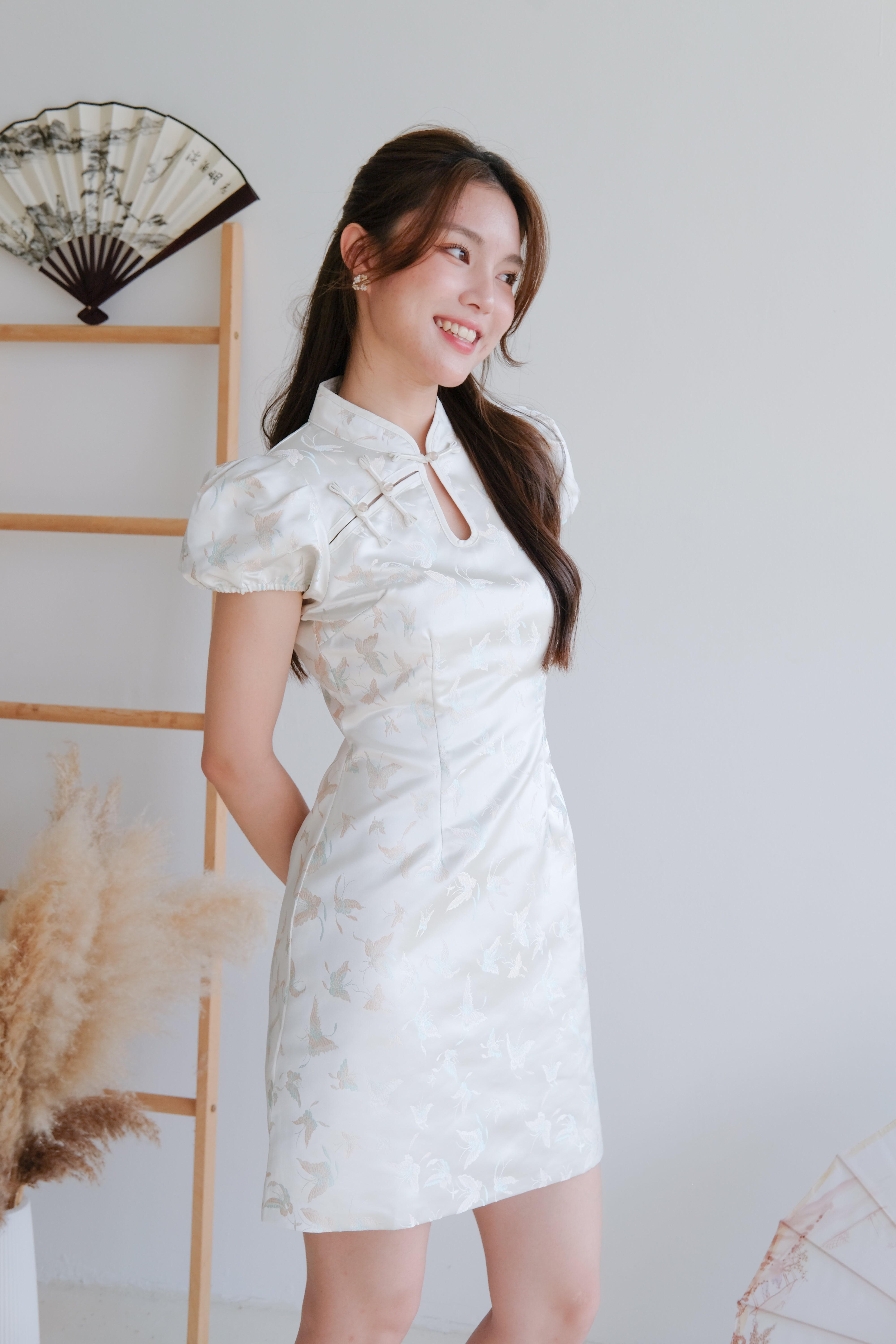 Yixi Phoenix Modern Cheongsam (Pearl White)