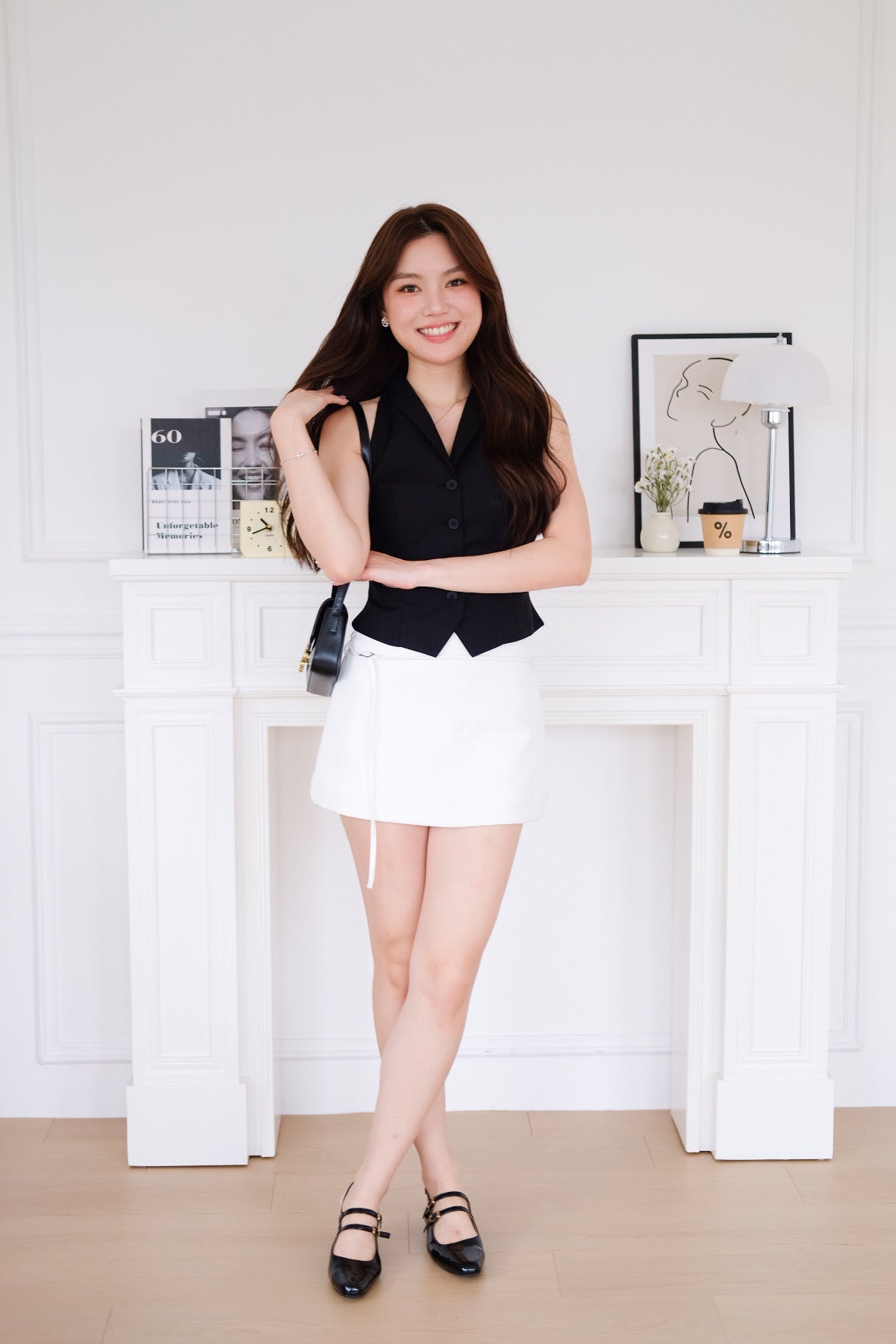 Selene Crop Vest Top (Black)