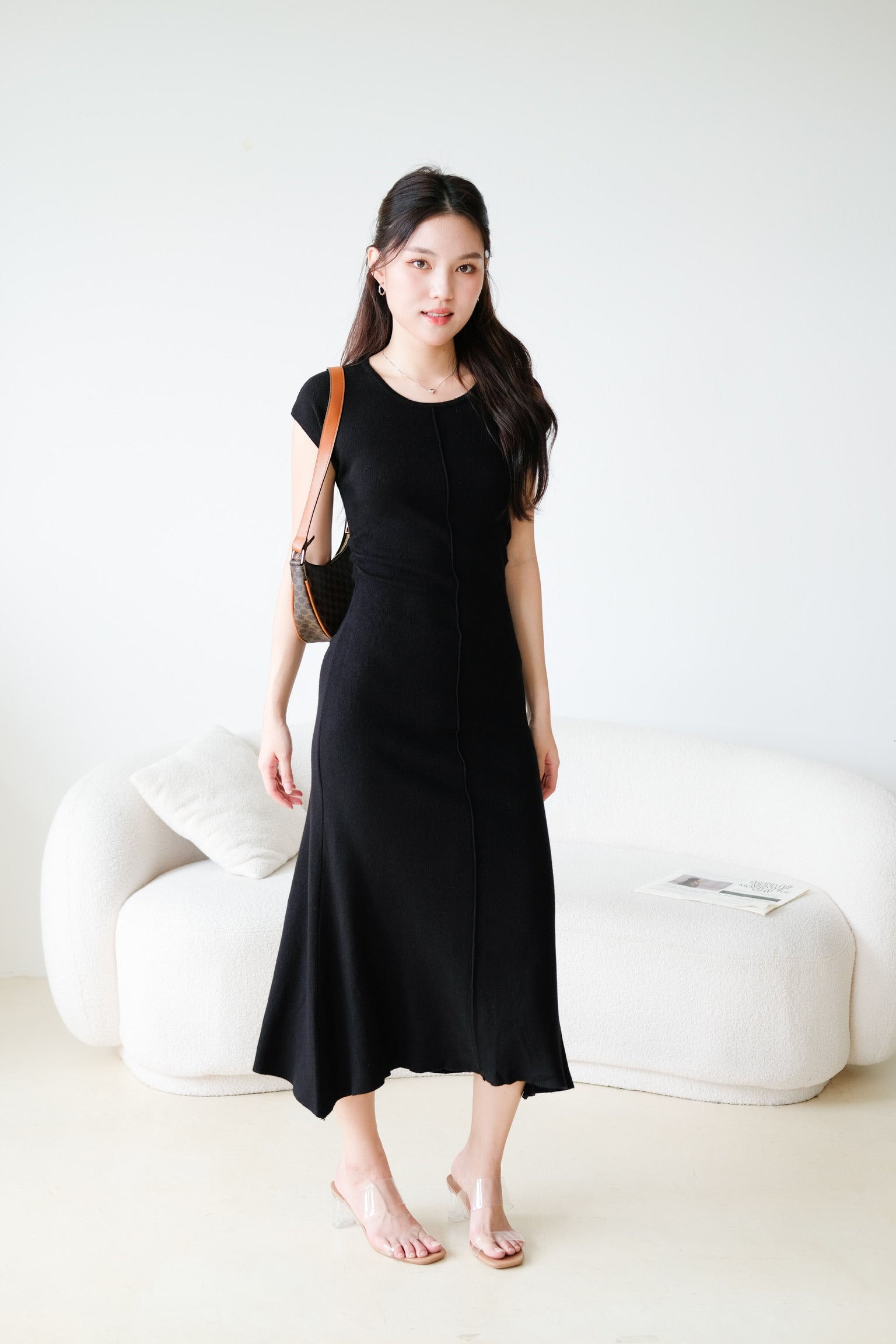 Samantha Crew Neck Knit Maxi Dress (Black)