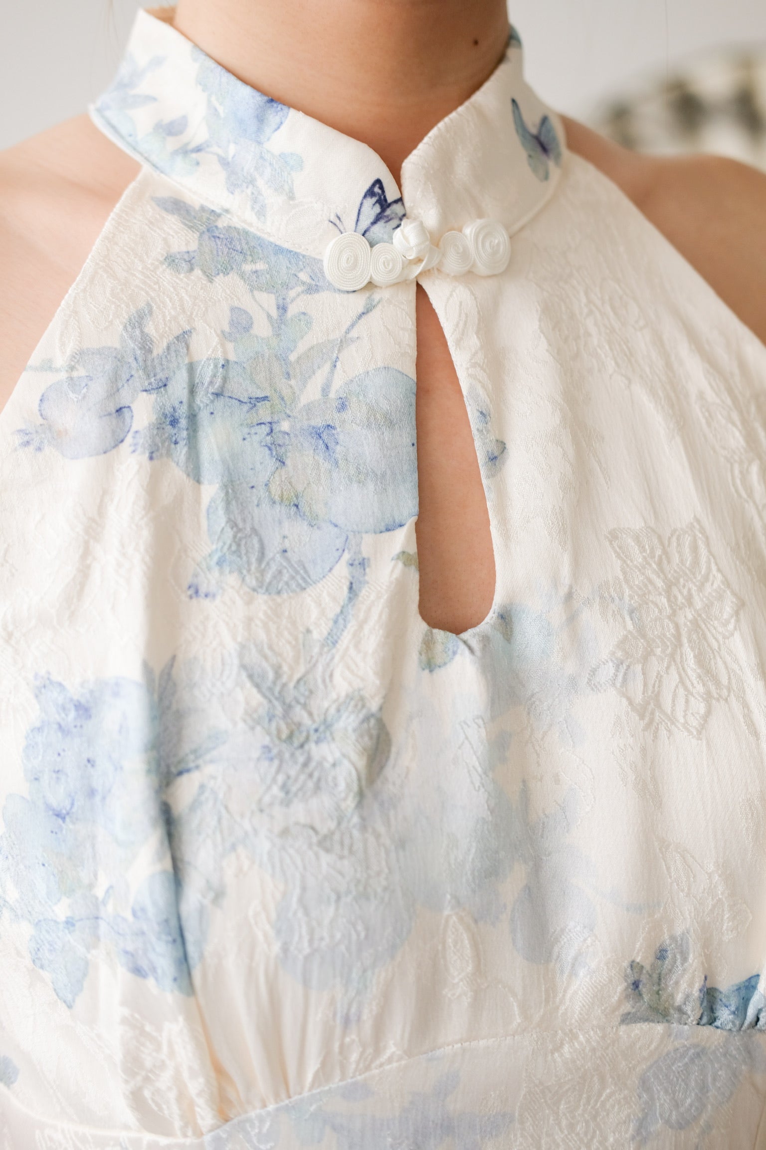 Yu Jin Halter Floral Tulip Cheongsam (White Blue)