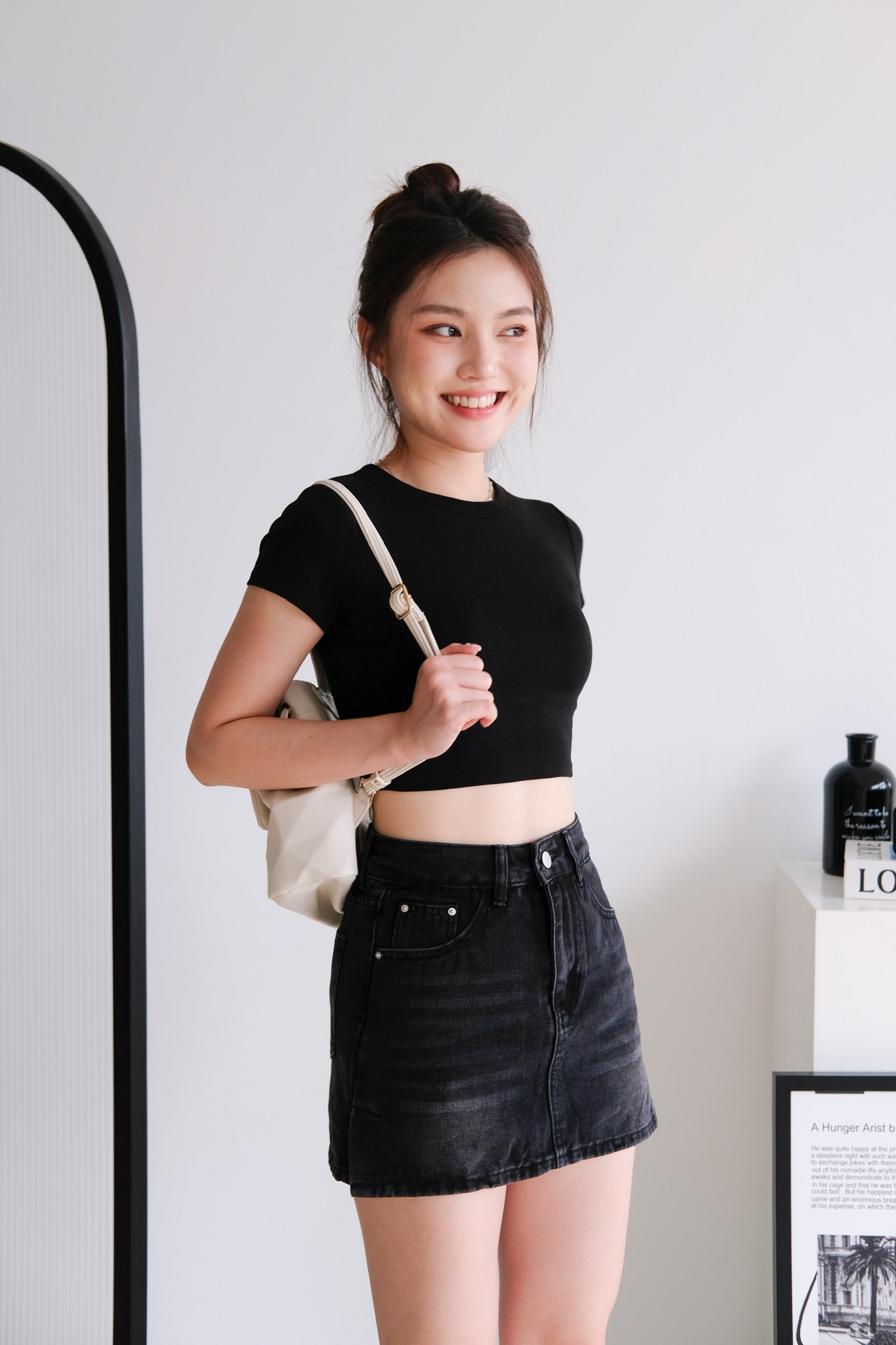 Beth Padded Crop Tee (Black)