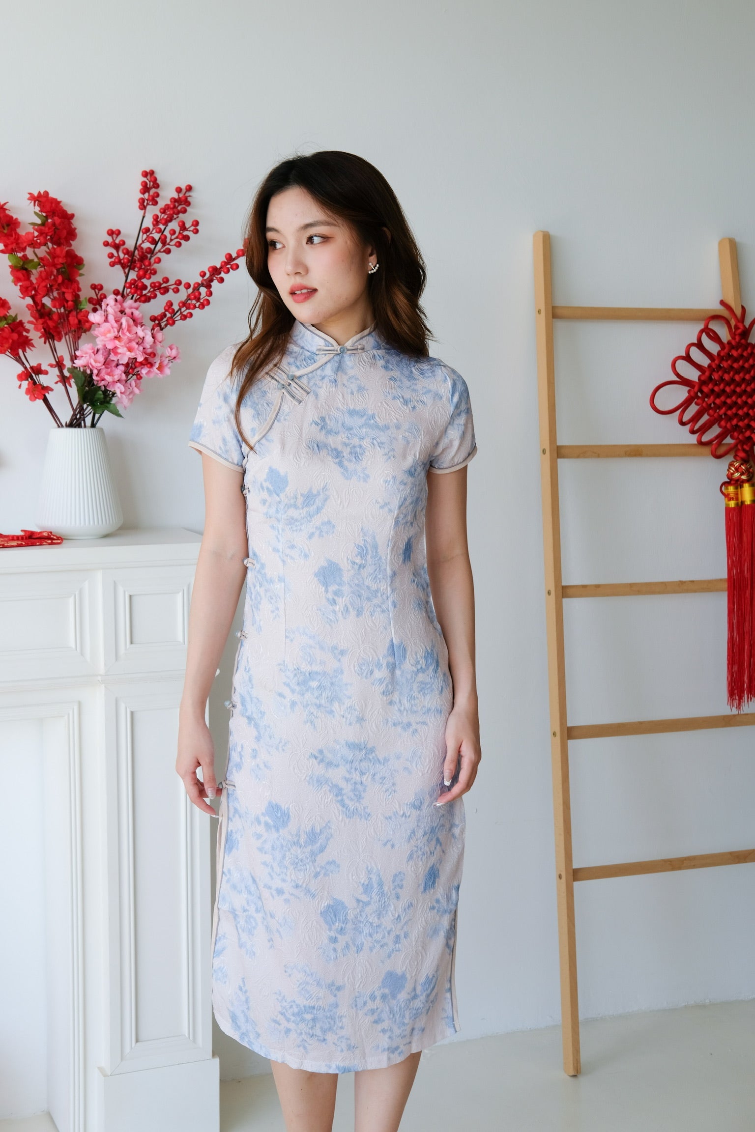 Shu Floral Cheongsam Dress (White)