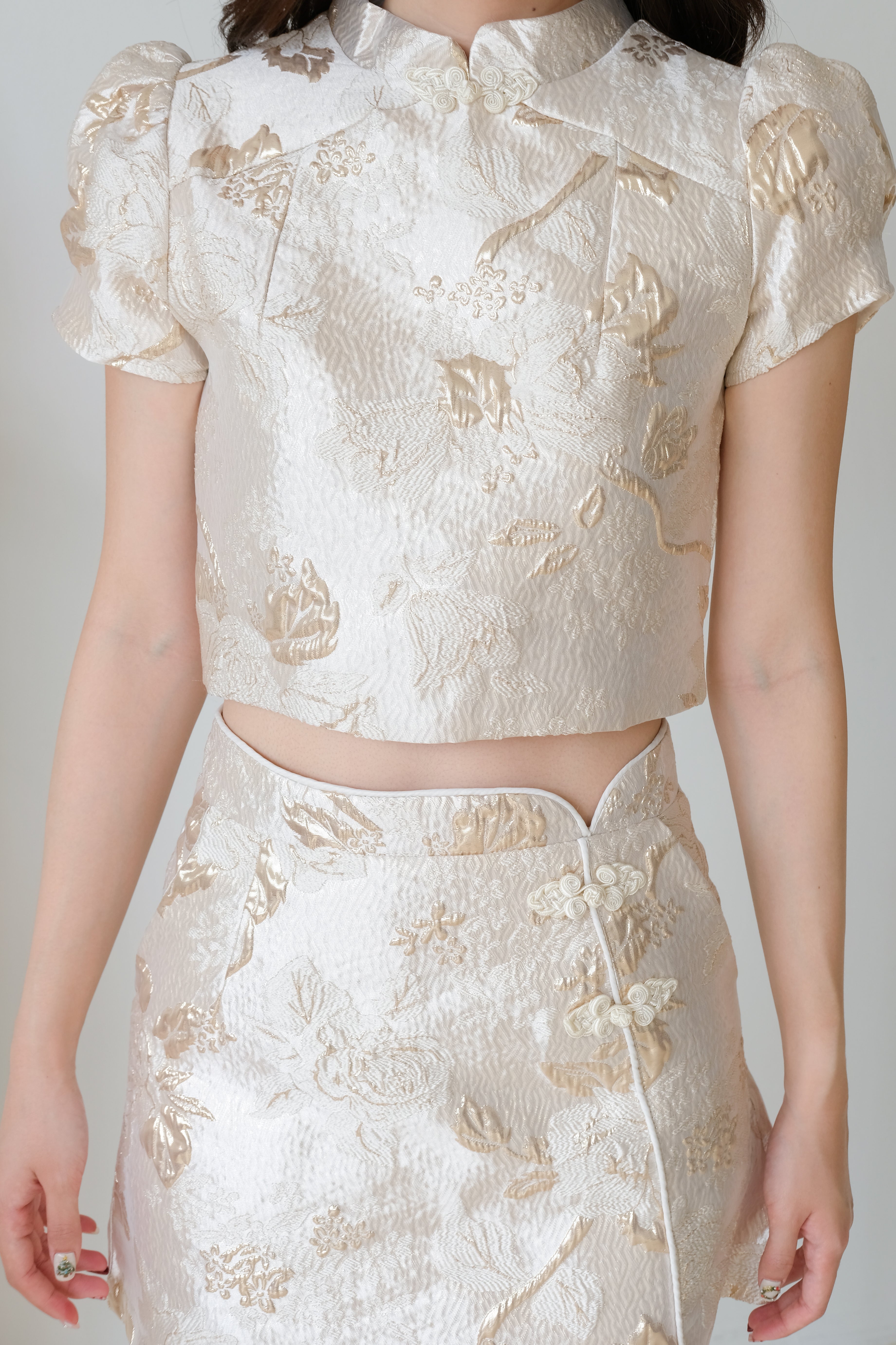 Golden Modern Cheongsam Set (Shiny Gold)