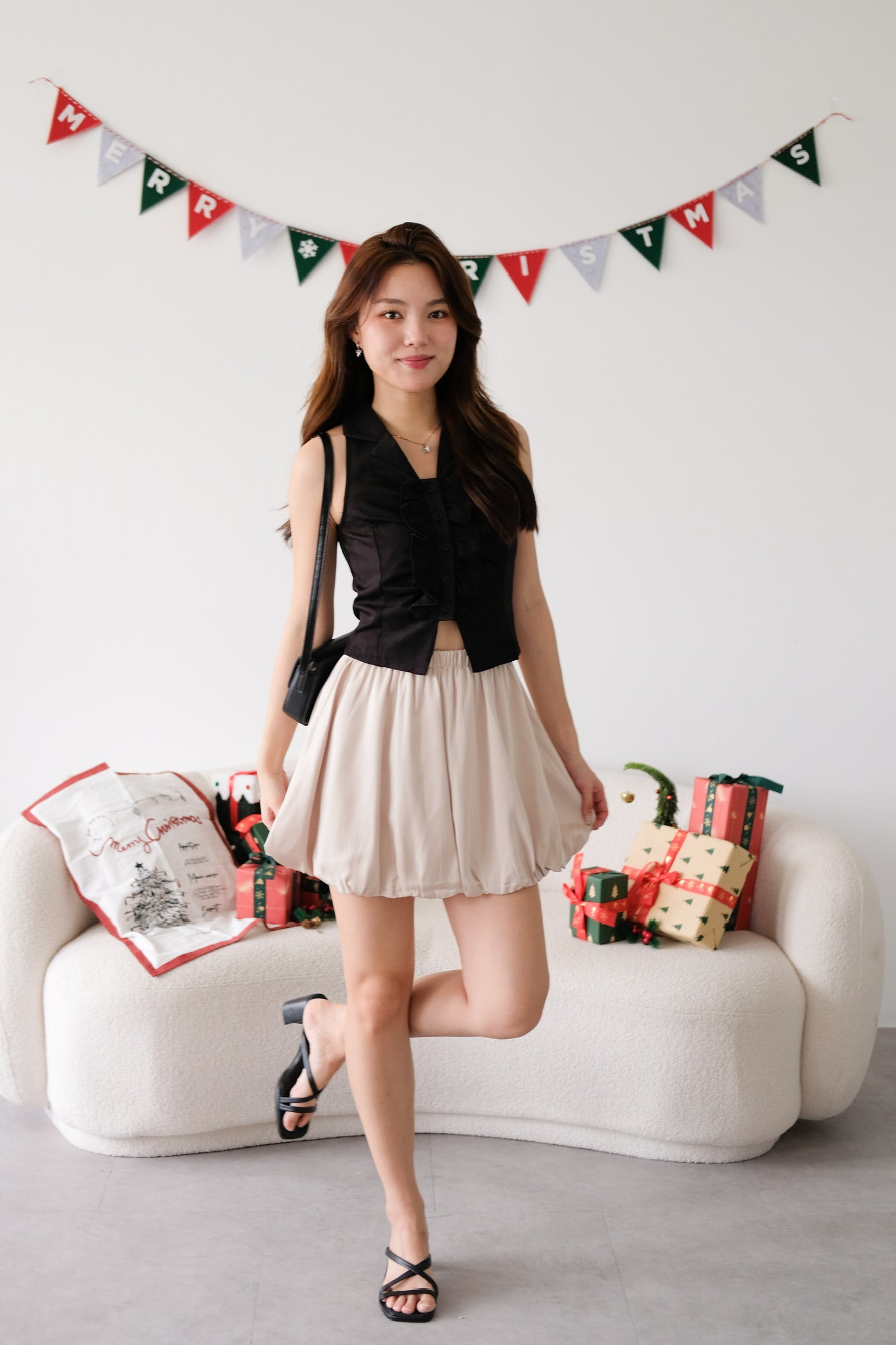 Naru Ruffle Collared Crop Top (Black)