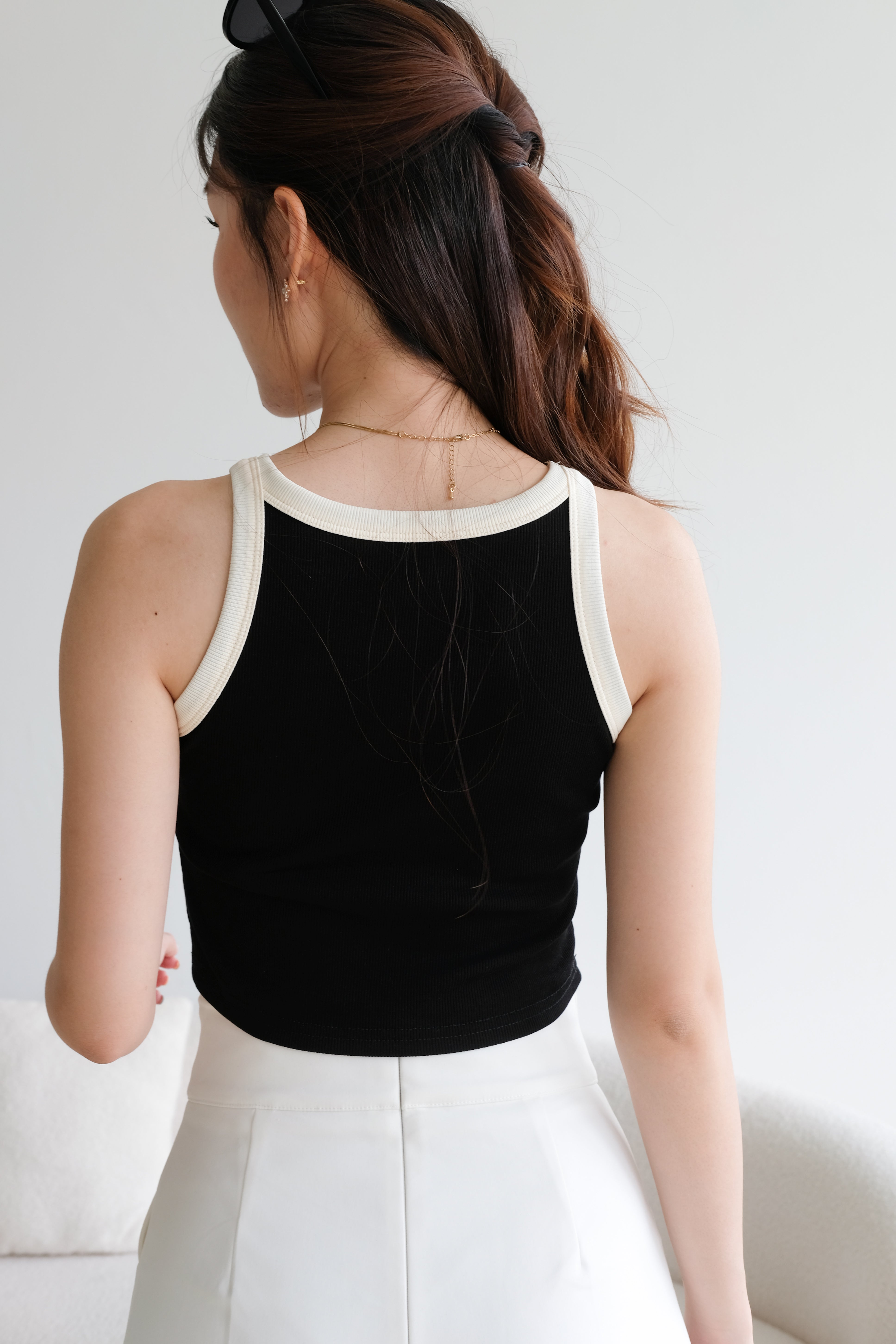 Harper Contrast Halter Crop (Black)