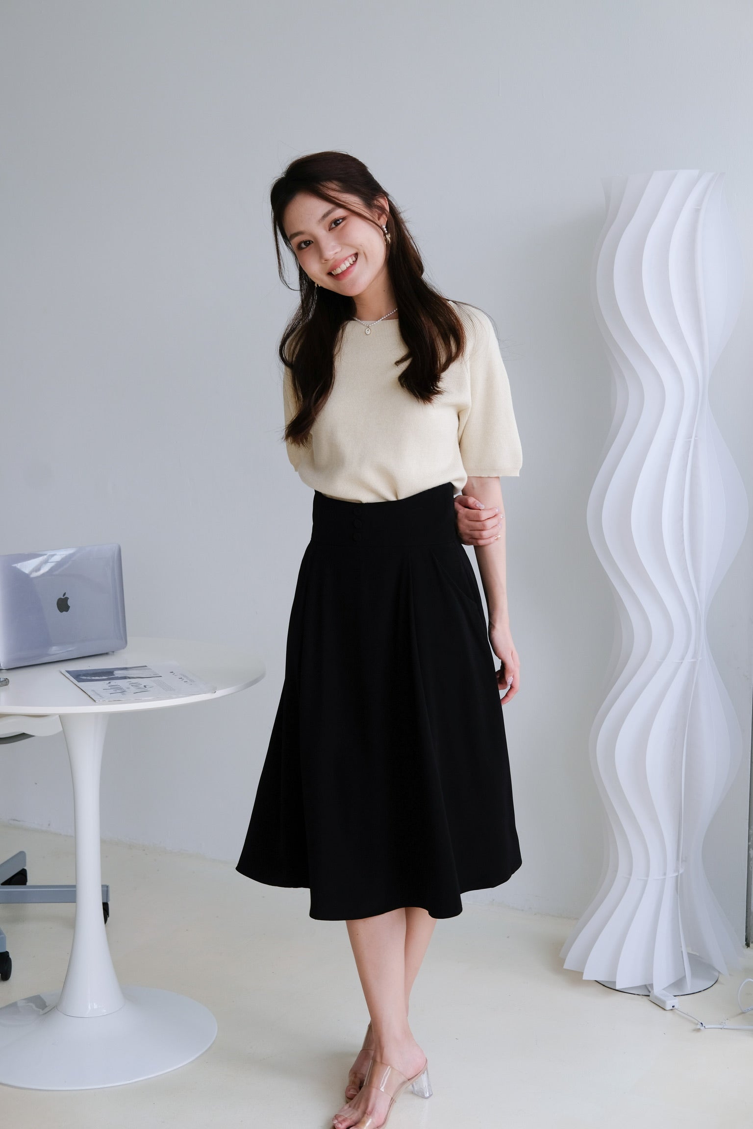 Donna Pocket A Line Midi Skirt (Black)