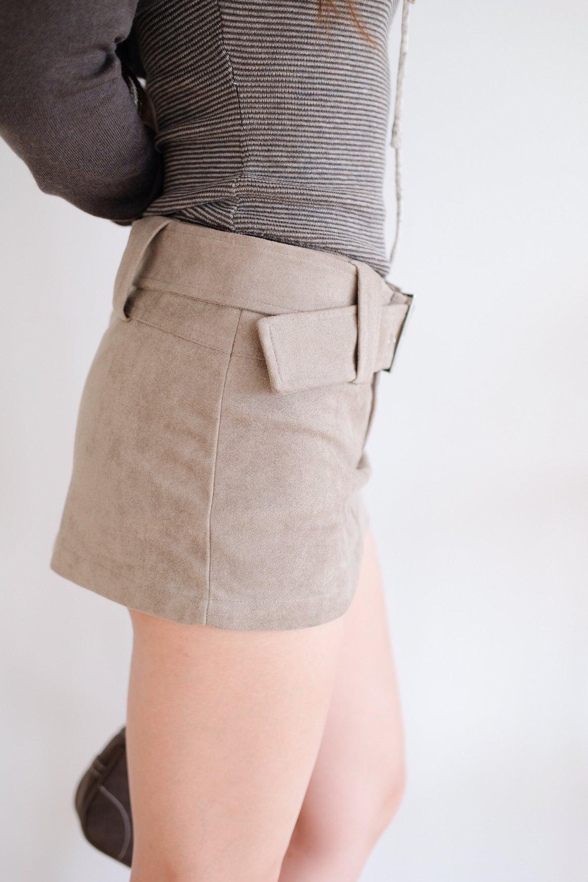 Kendall Belt Low Waist Skorts (Taupe Grey)
