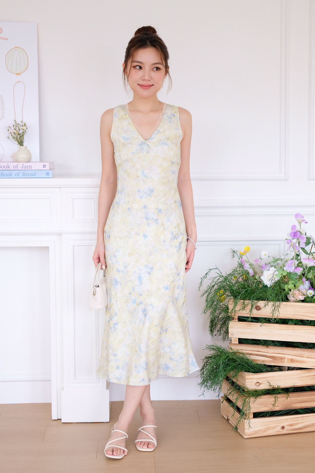 Lilies V Neck Maxi Dress (Light Yellow)