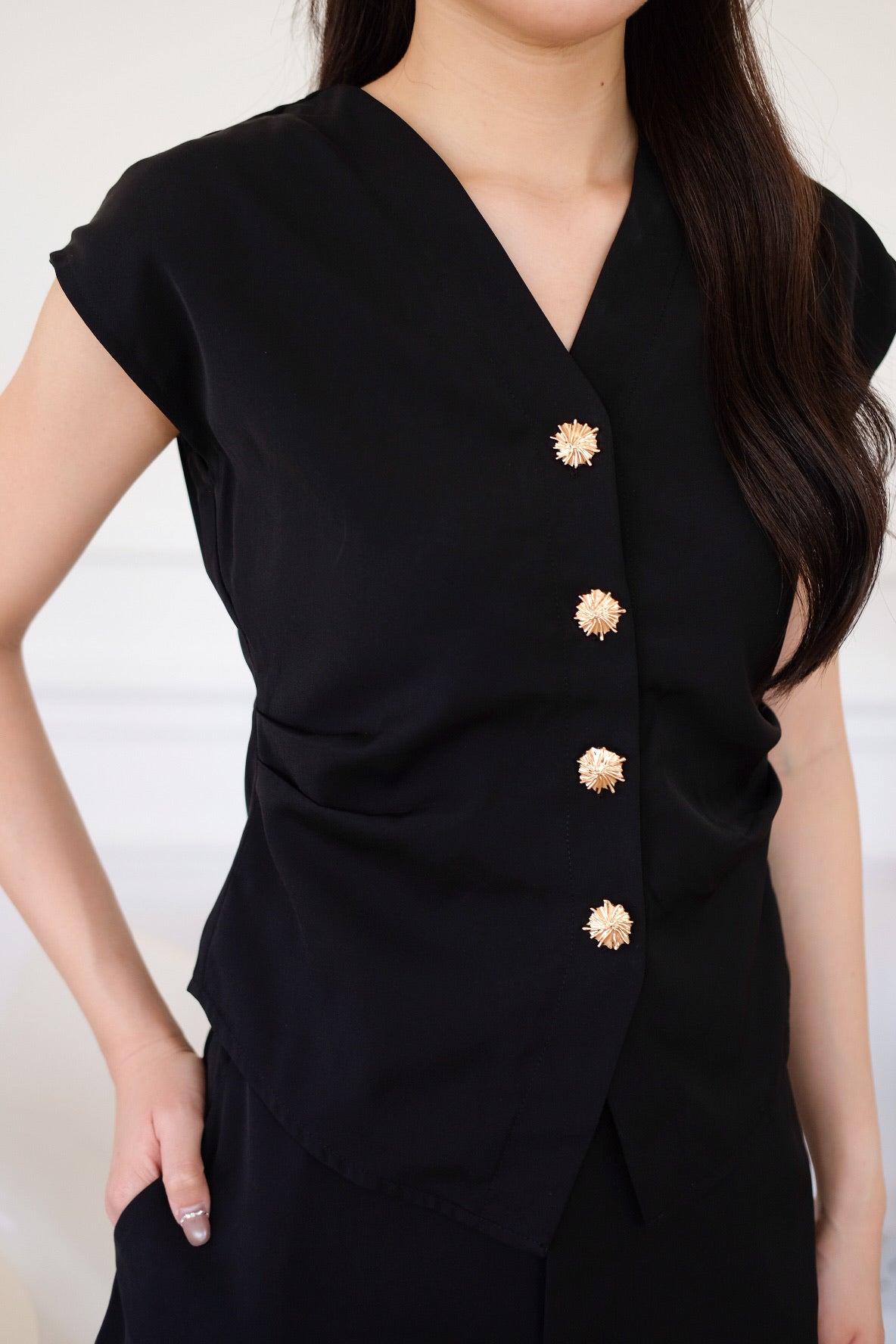 Jarelle Metallic Button Set (Black)