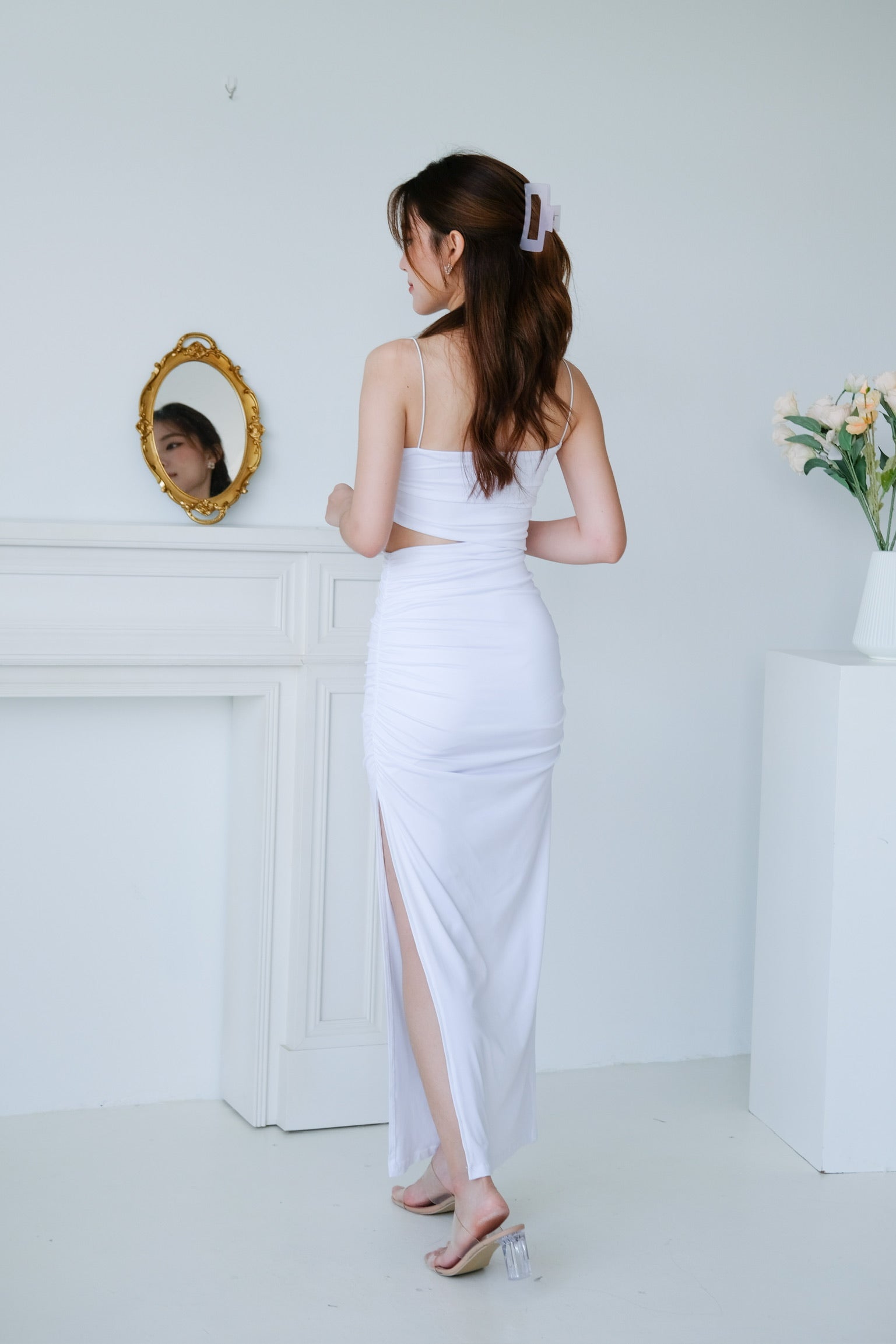 Mystery Cut In Maxi Dress (White)