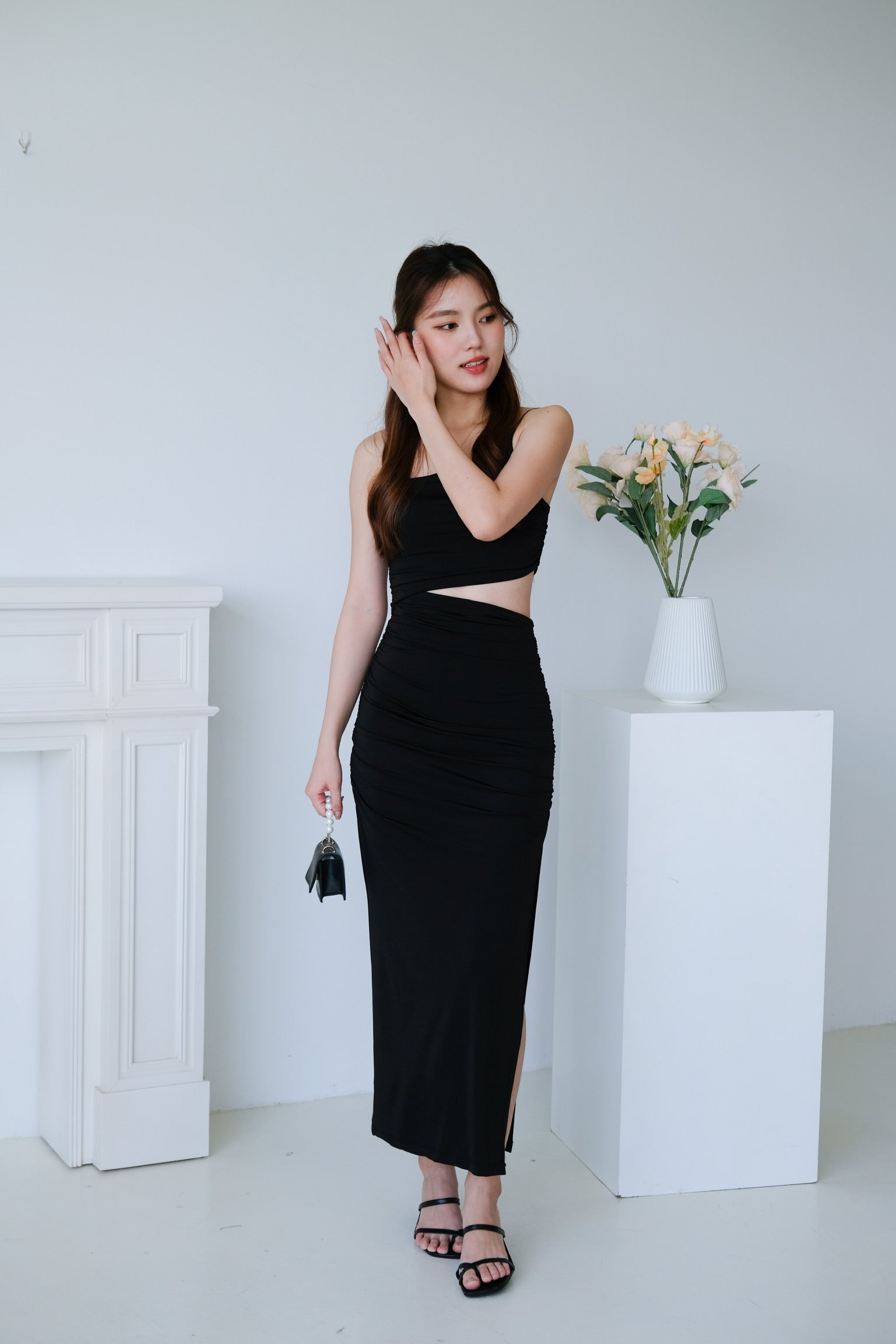 Mystery Cut In Maxi Dress (Black)