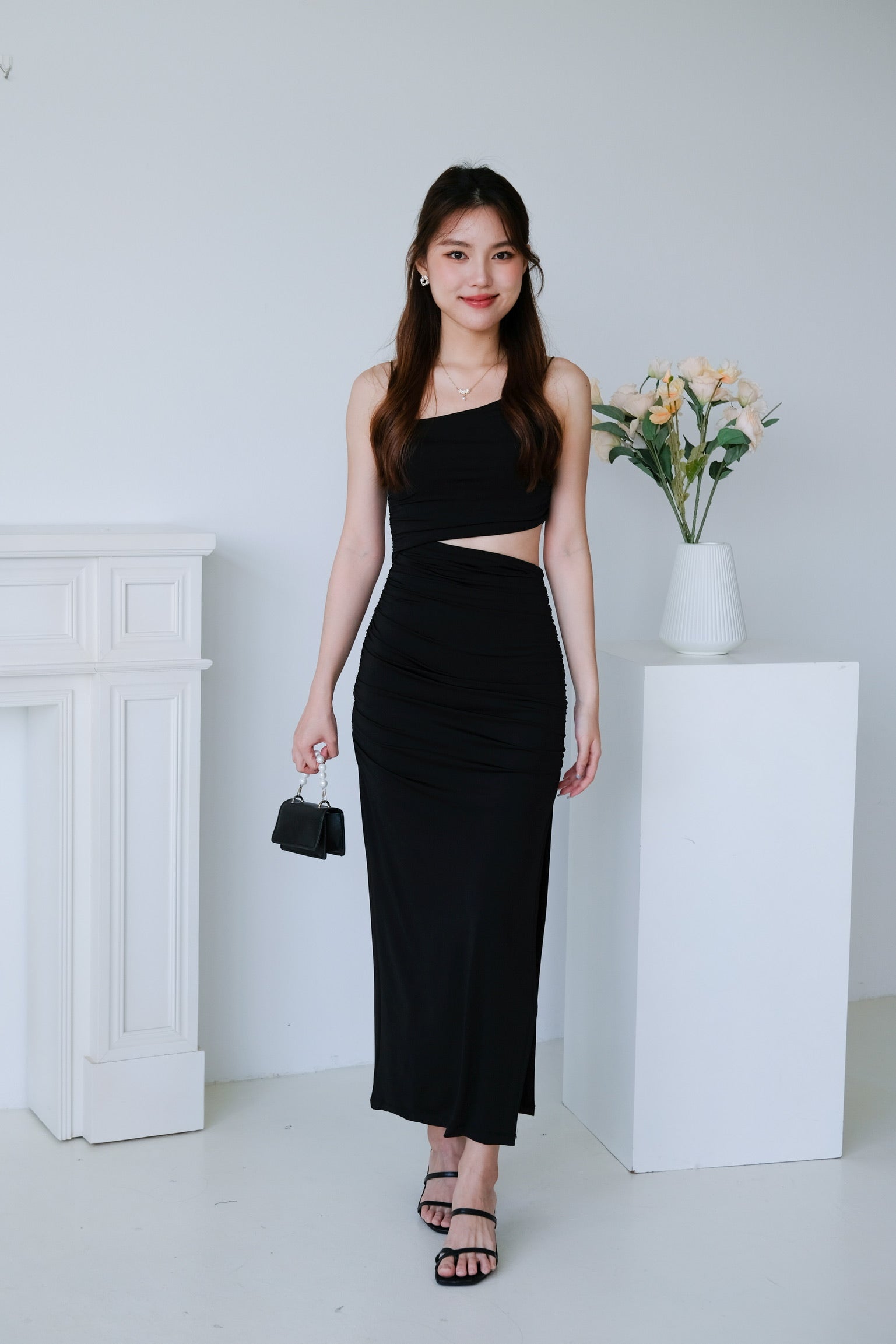 Mystery Cut In Maxi Dress (Black)