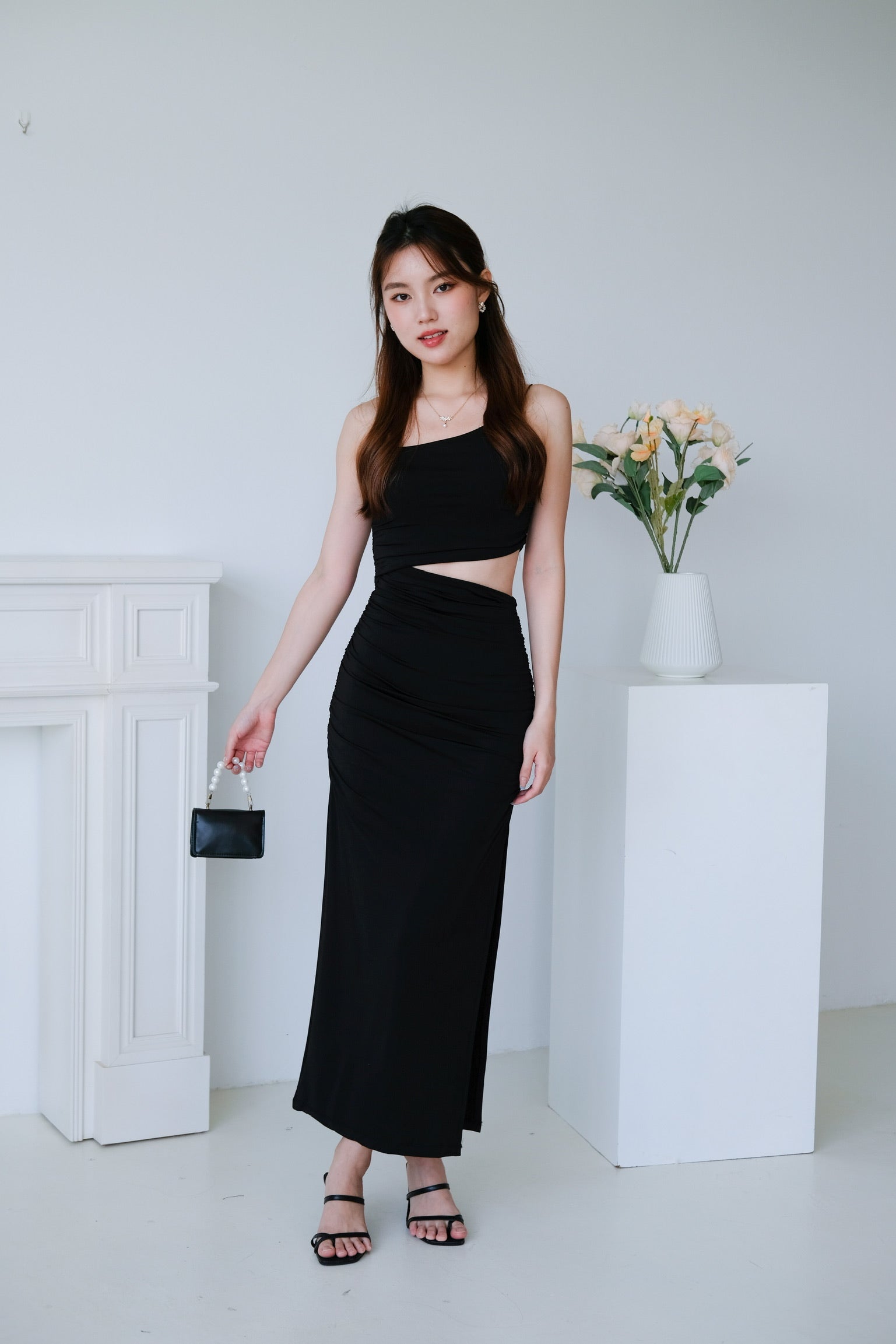 Mystery Cut In Maxi Dress (Black)