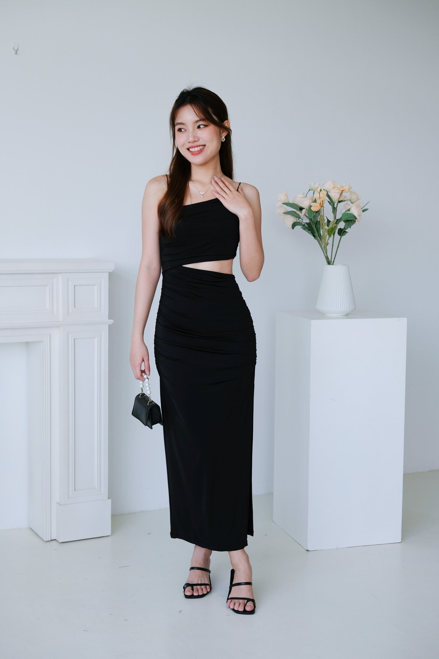 Mystery Cut In Maxi Dress (Black)