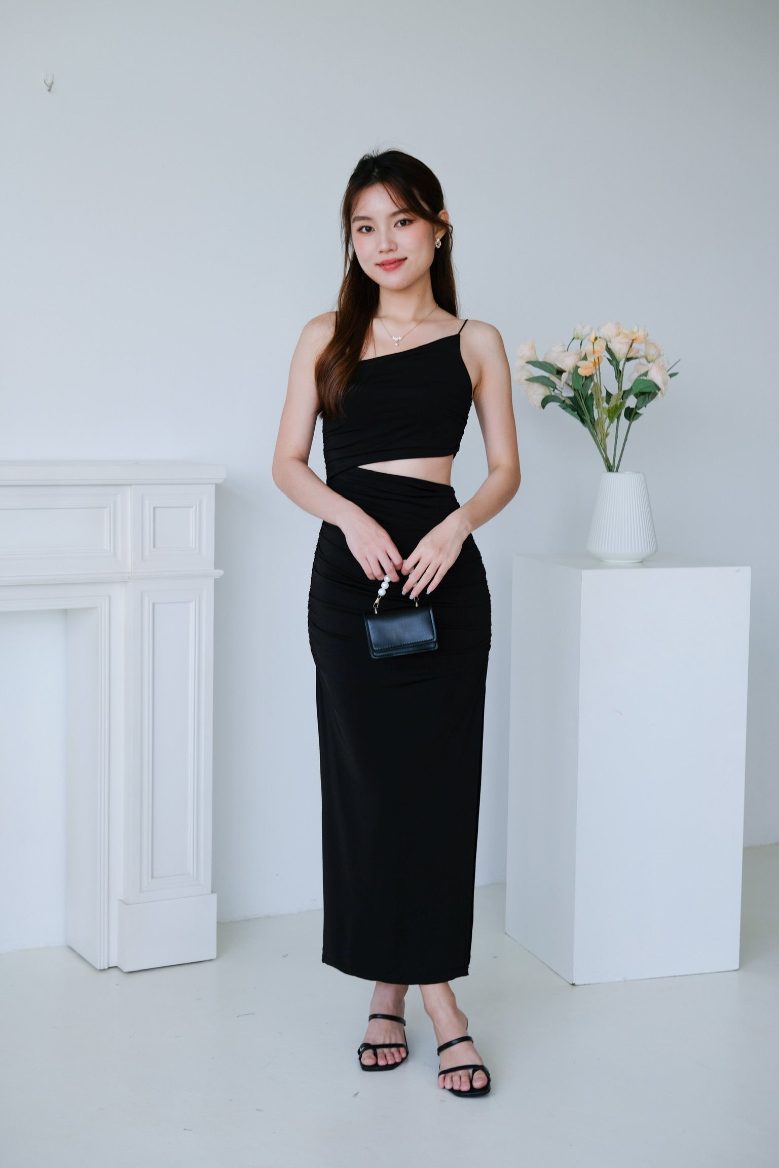 Mystery Cut In Maxi Dress (Black)