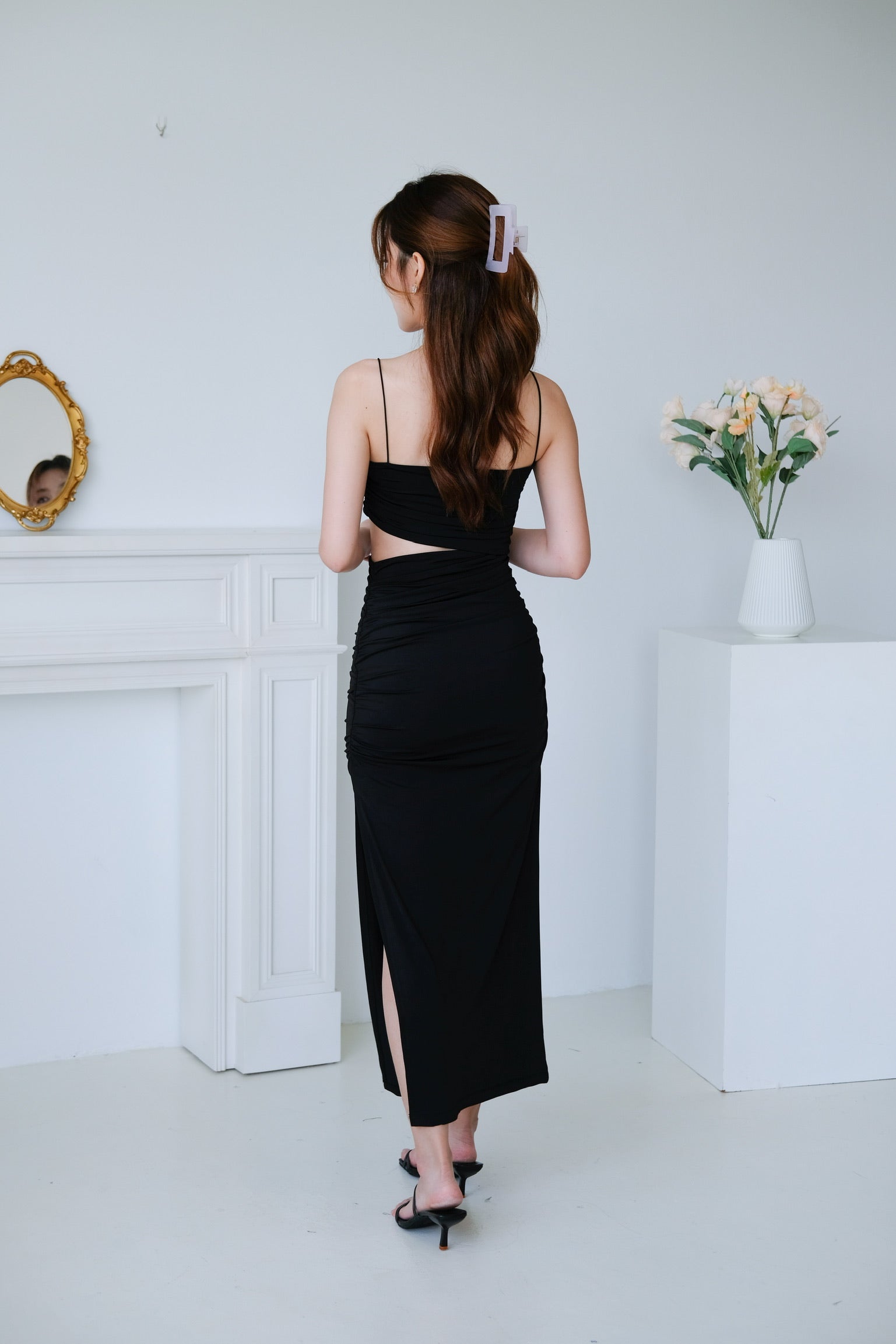 Mystery Cut In Maxi Dress (Black)