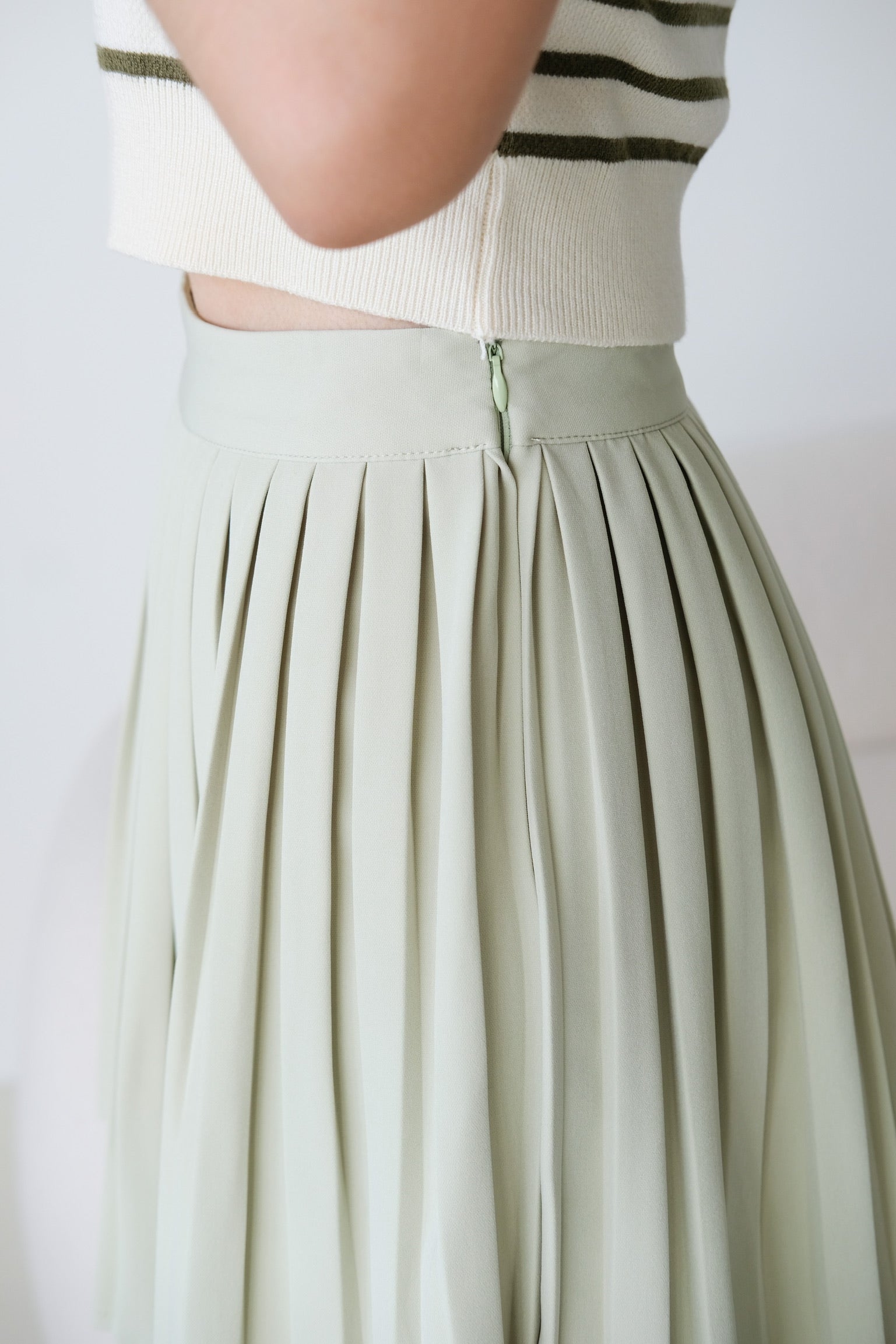 Zelda Pleated Skirt (Pistachio Green)