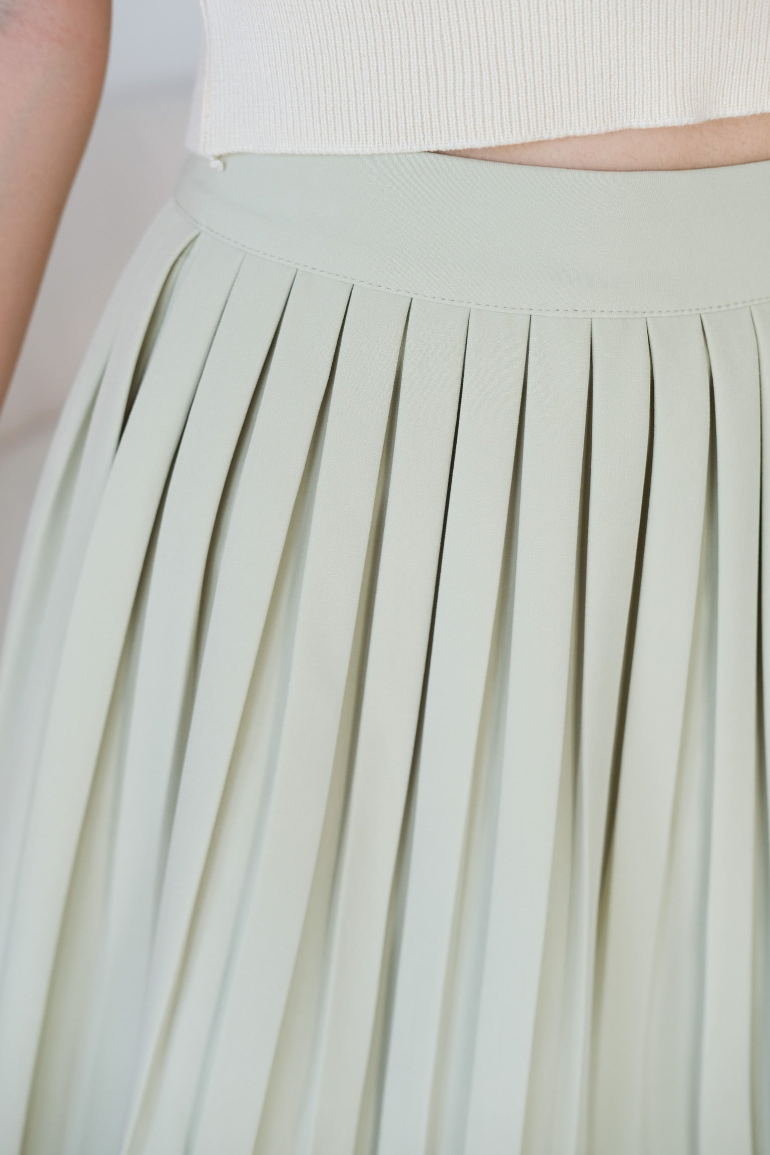 Zelda Pleated Skirt (Pistachio Green)