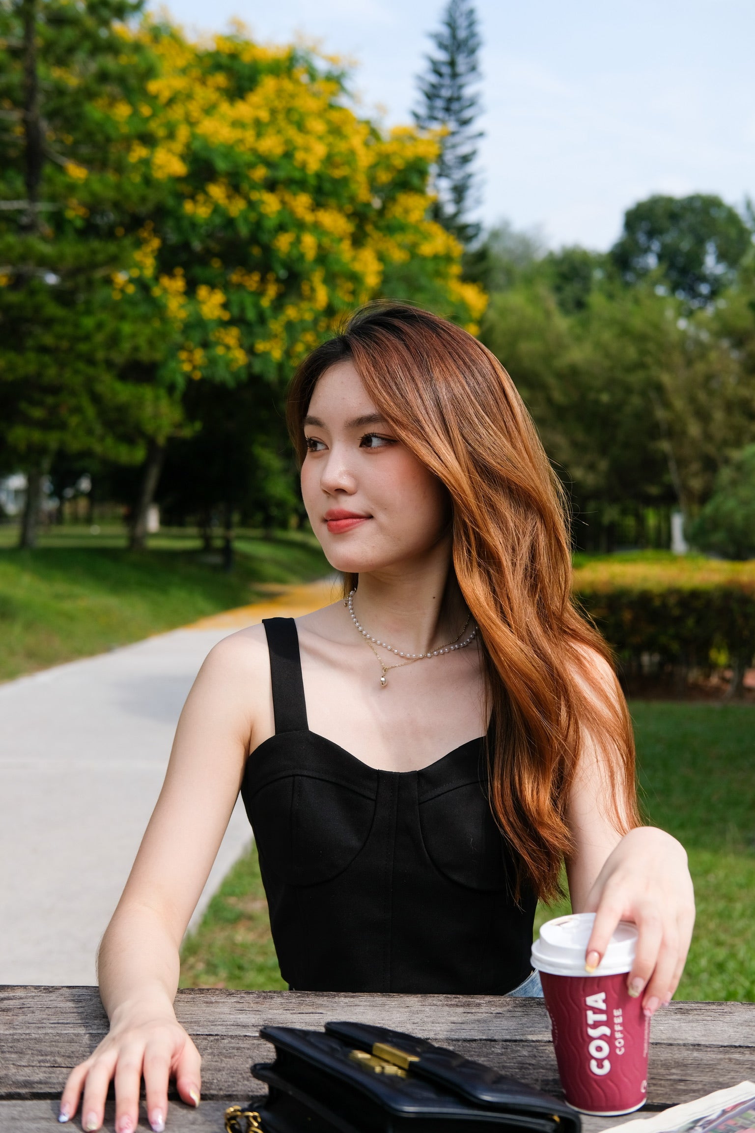 Christy Sweetheart Crop (Black)