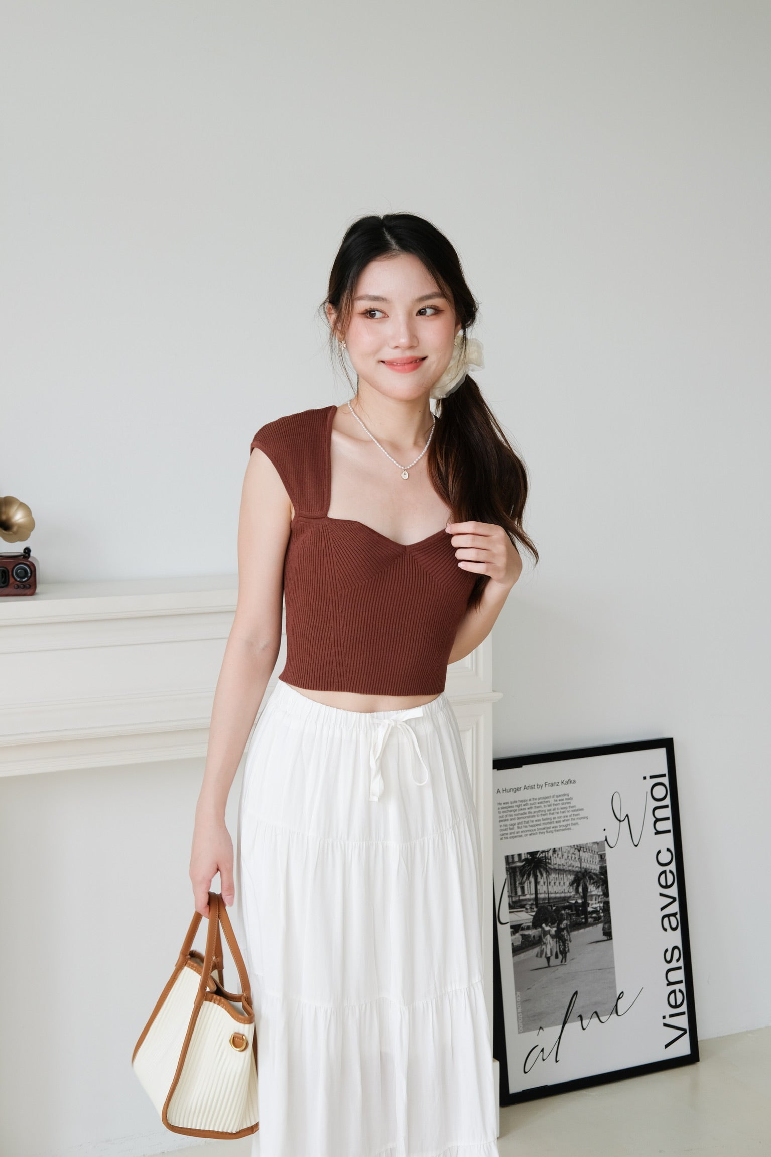 Gina Sweetheart Knit Crop Top (Espresso Brown)