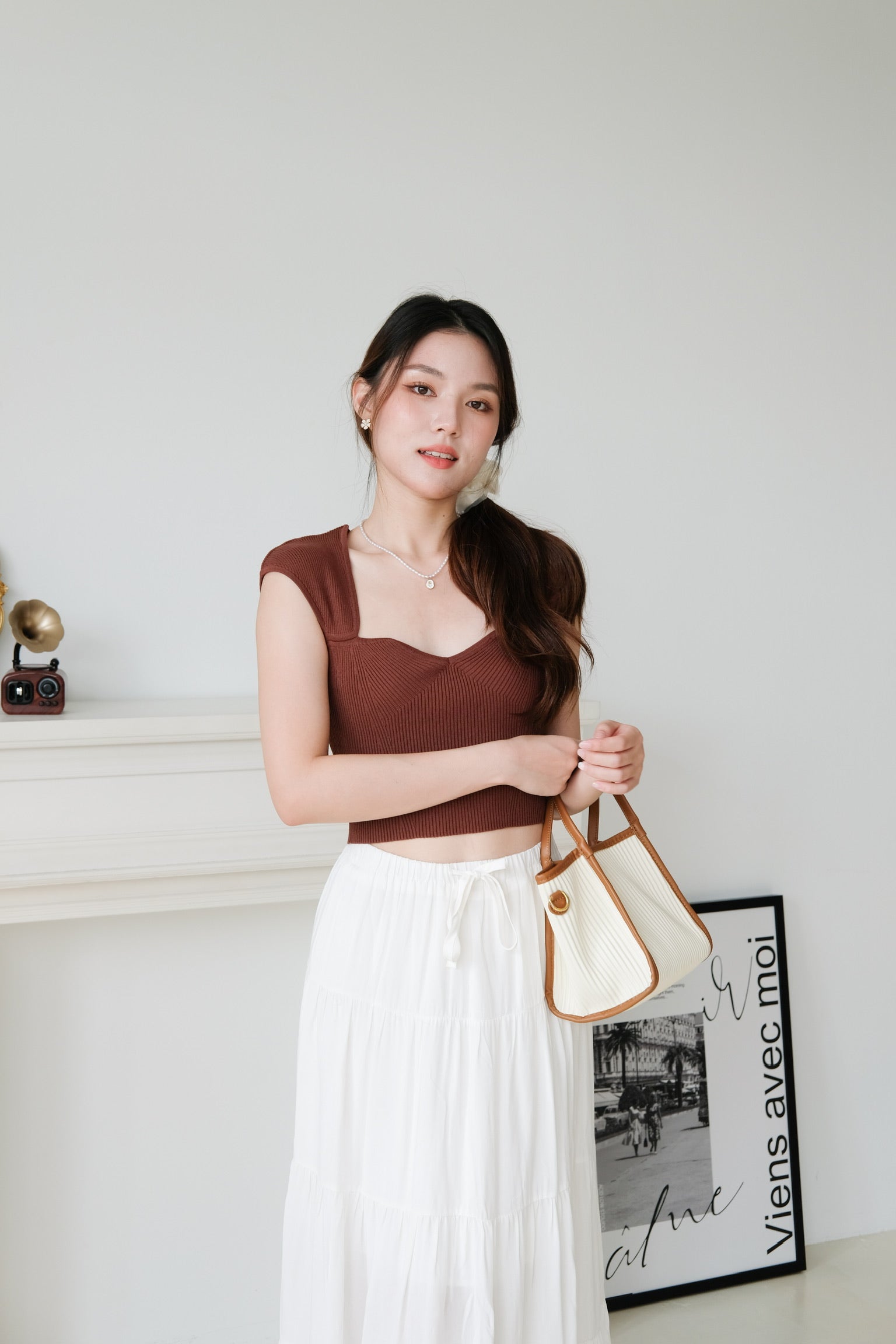 Gina Sweetheart Knit Crop Top (Espresso Brown)