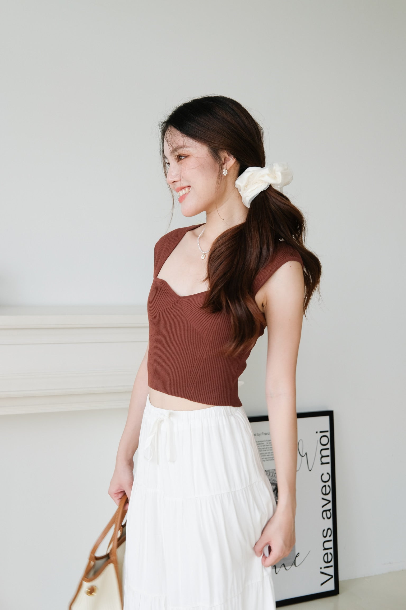 Gina Sweetheart Knit Crop Top (Espresso Brown)