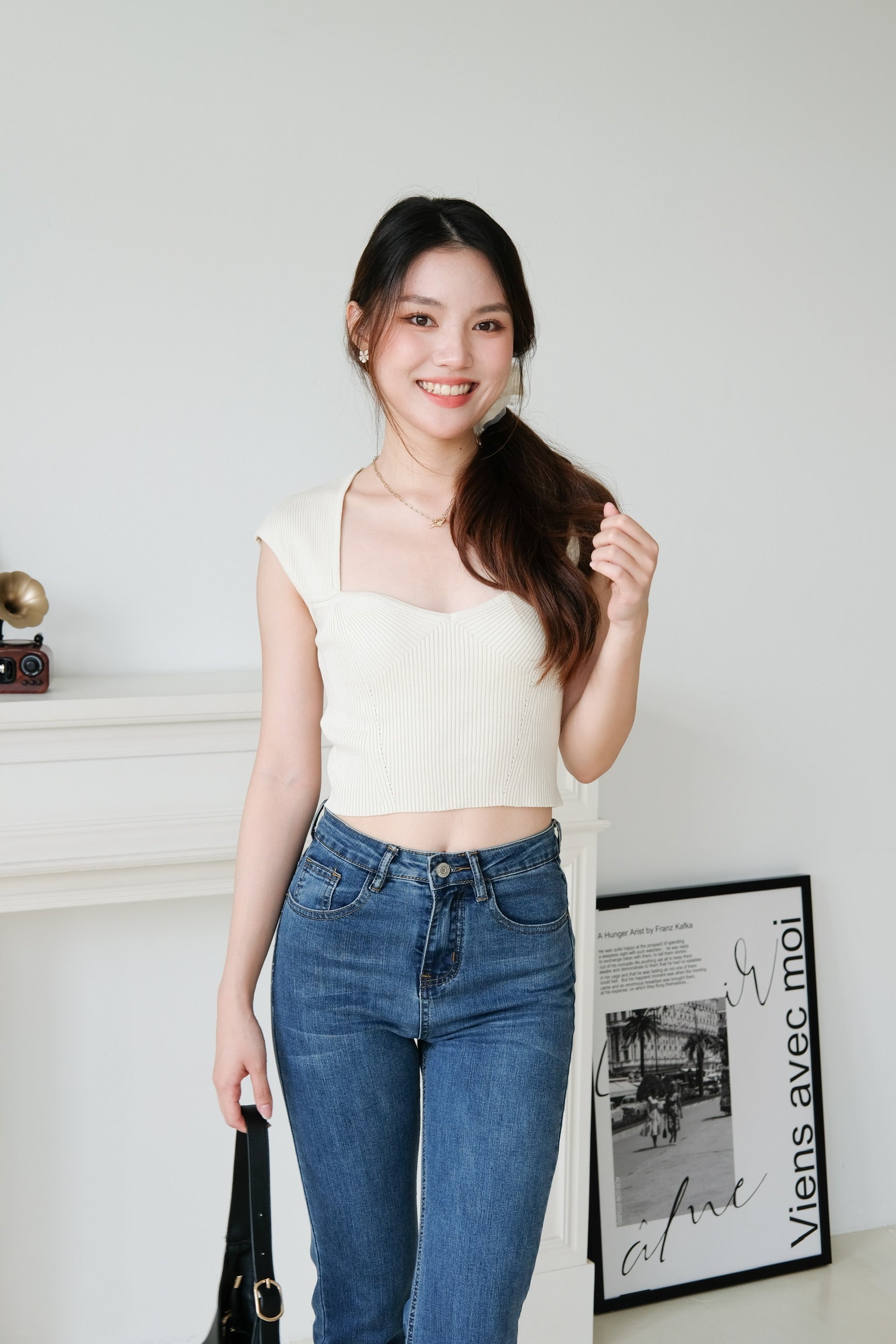 Gina Sweetheart Knit Crop Top (Beige Clay)