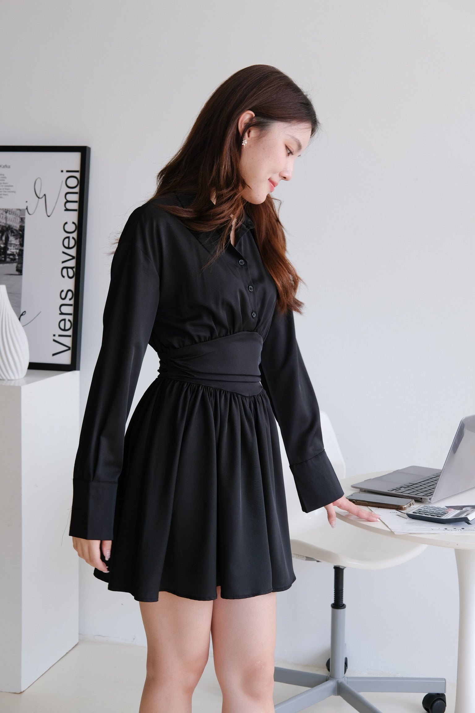 Mavis Collared Long Sleeve Dress (Black)