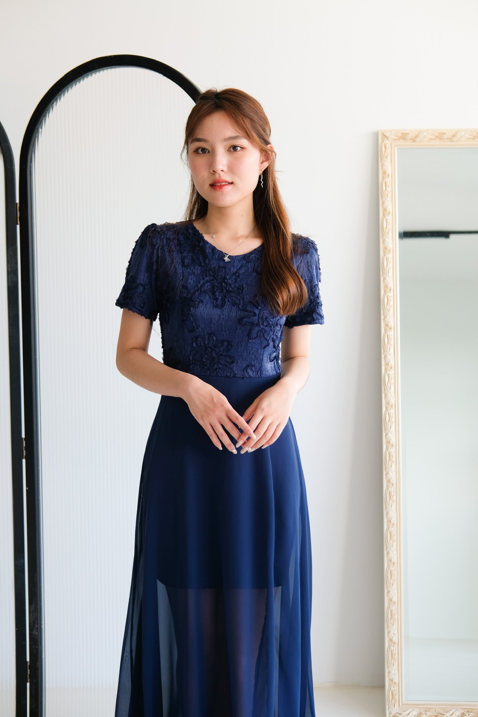 Soraya Lace Chiffon Slit Maxi Dress (Navy Blue)
