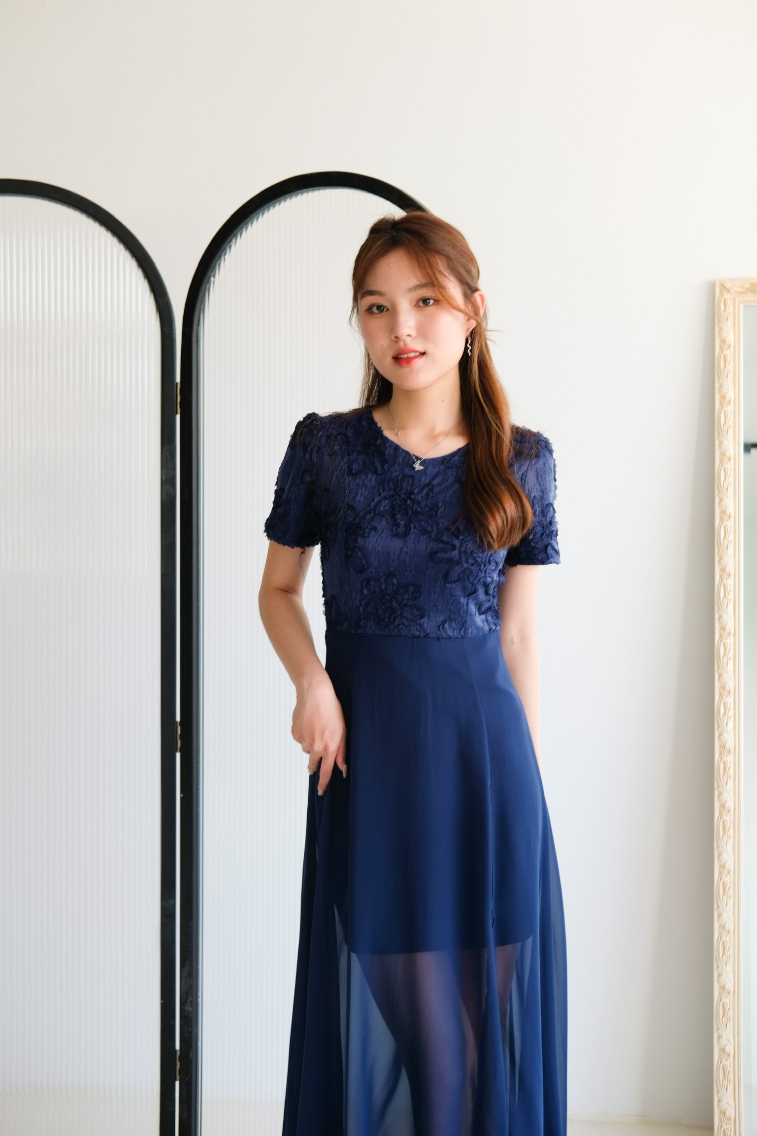 Soraya Lace Chiffon Slit Maxi Dress (Navy Blue)