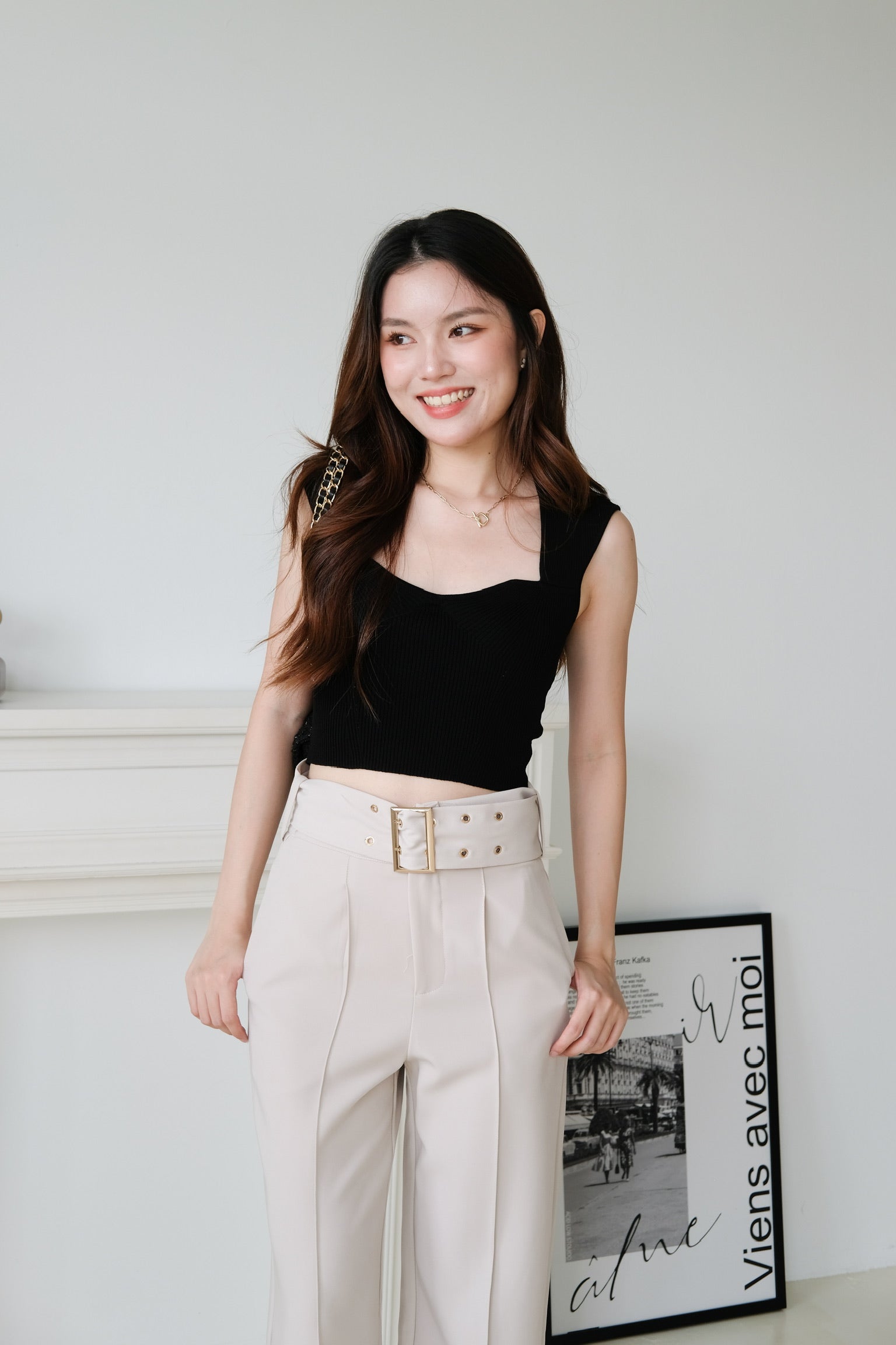 Gina Sweetheart Knit Crop Top (Black)